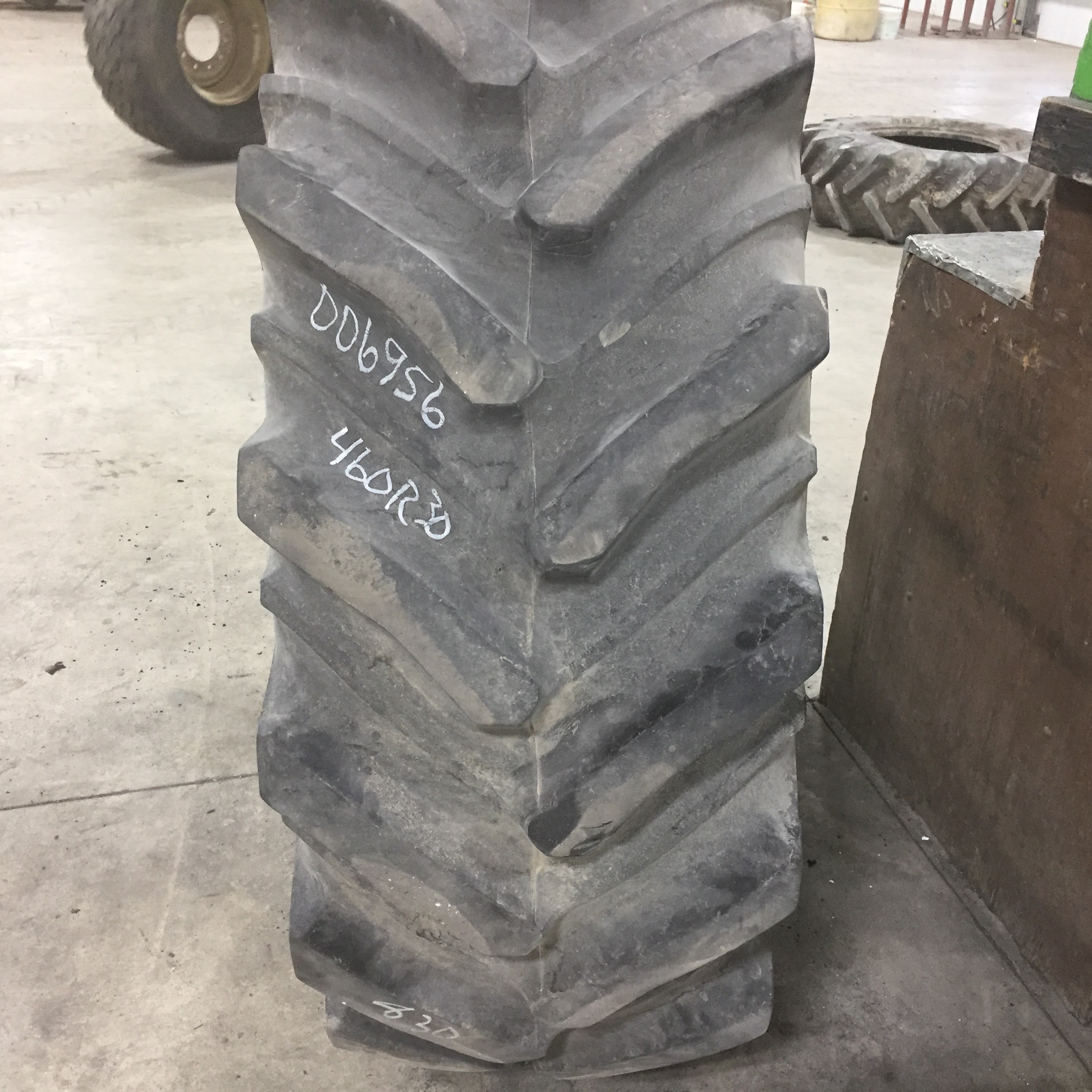 460/85R30 Firestone Radial 7000 R-1W Tire 006956