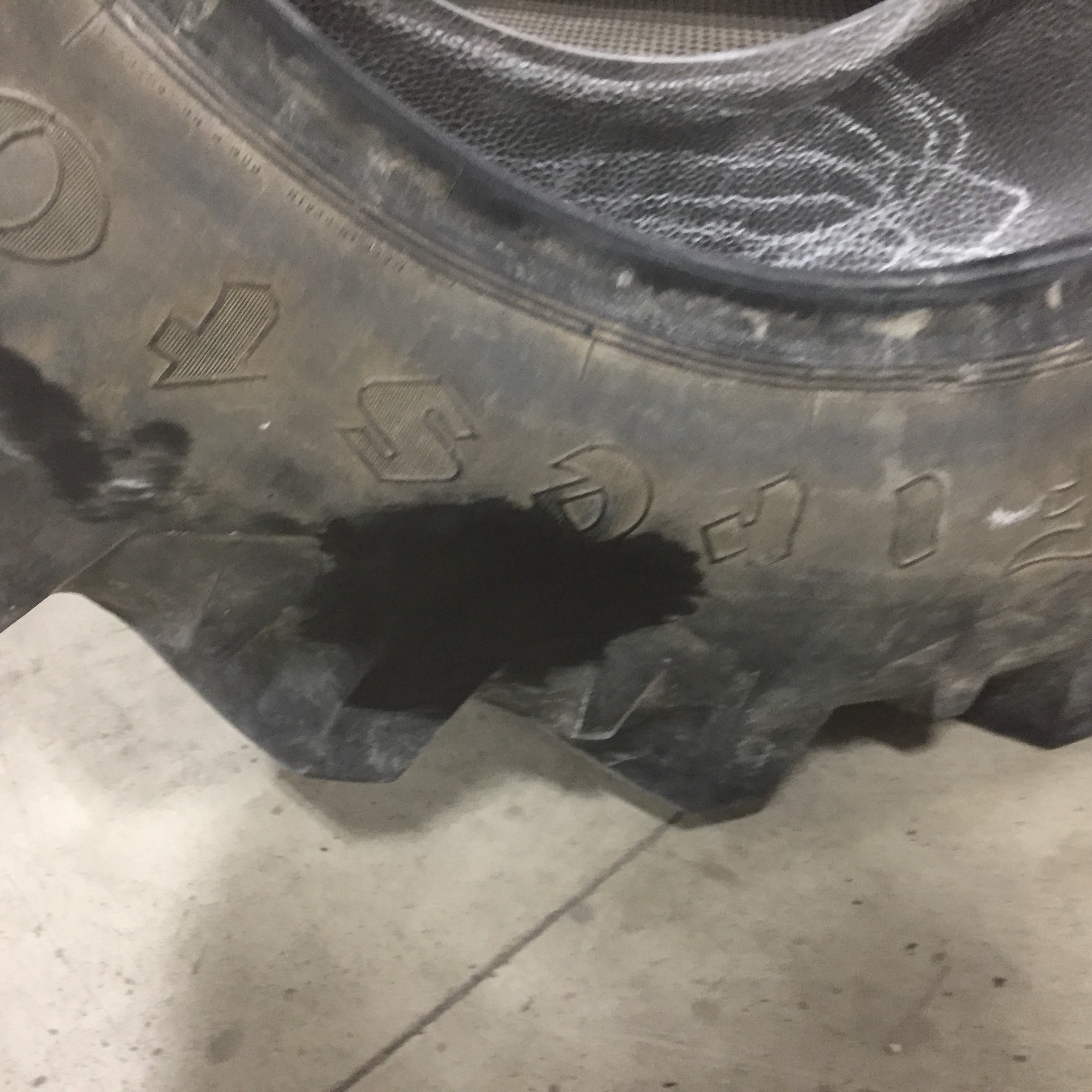 460/85R30 Firestone Radial 7000 R-1W Tire 006956