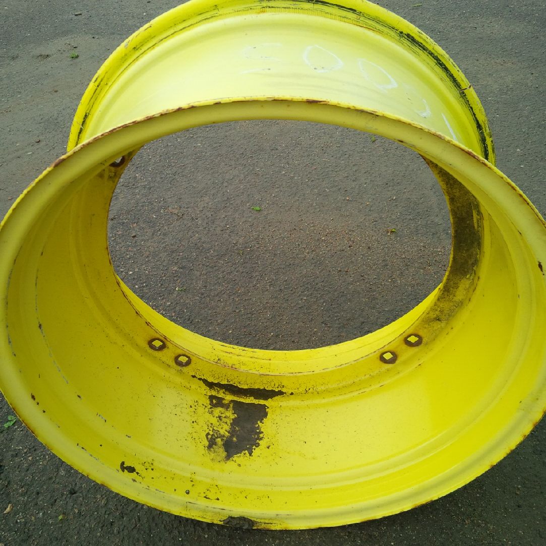 28''D x 15''W Stub Disc (groups of 2 bolts) Wheel S000134-Z