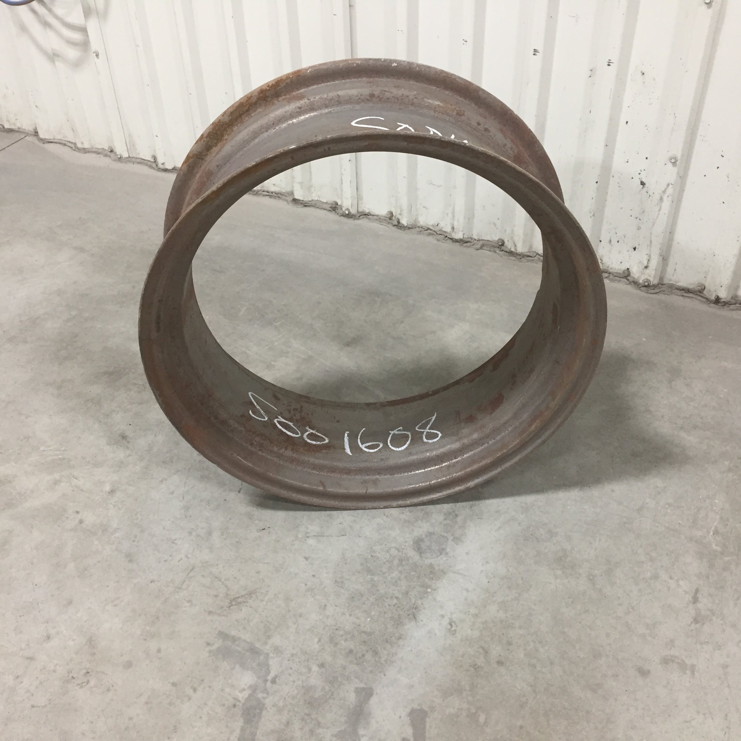 24''D x 9''W Flat Base Ag Wheel S001608