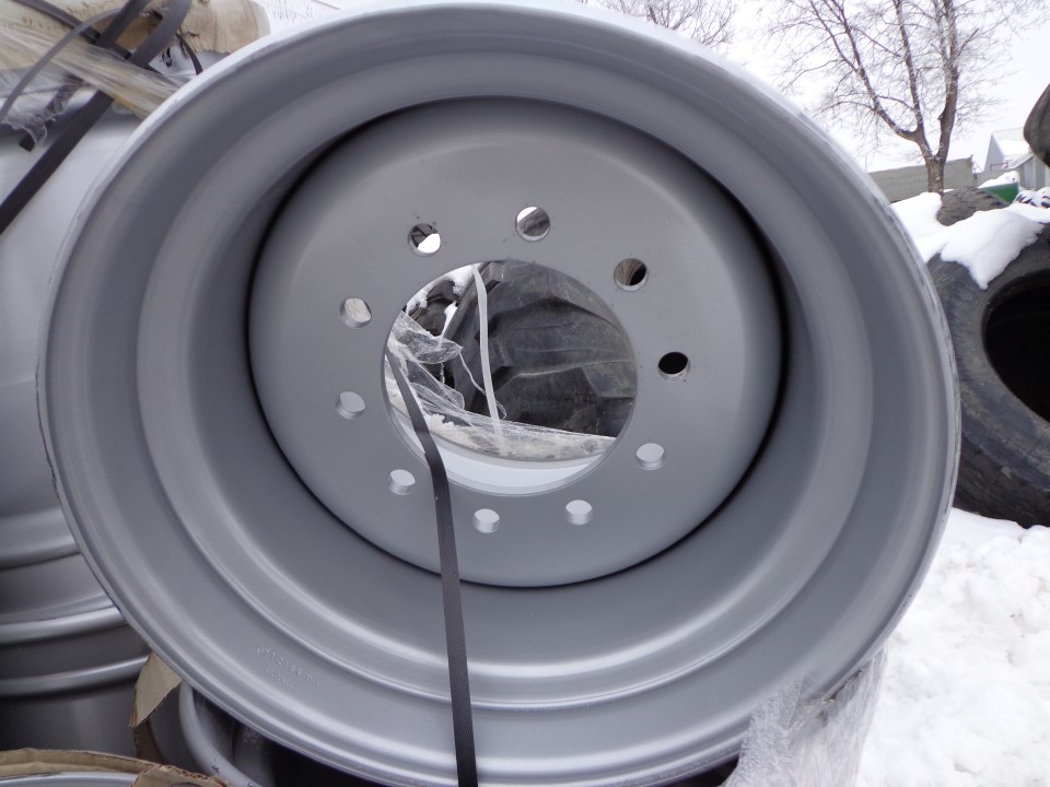 22.5''D x 20''W Hub Pilot Wheel 200558