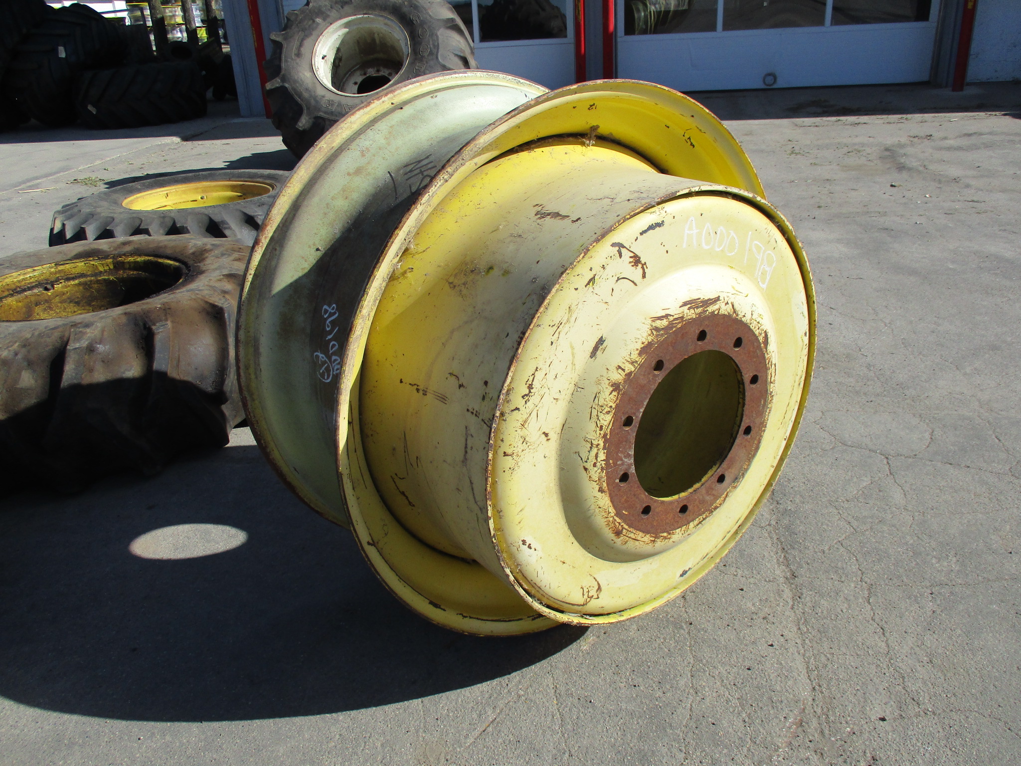 42''D x 16''W Expanded Band Dual Wheel A000198