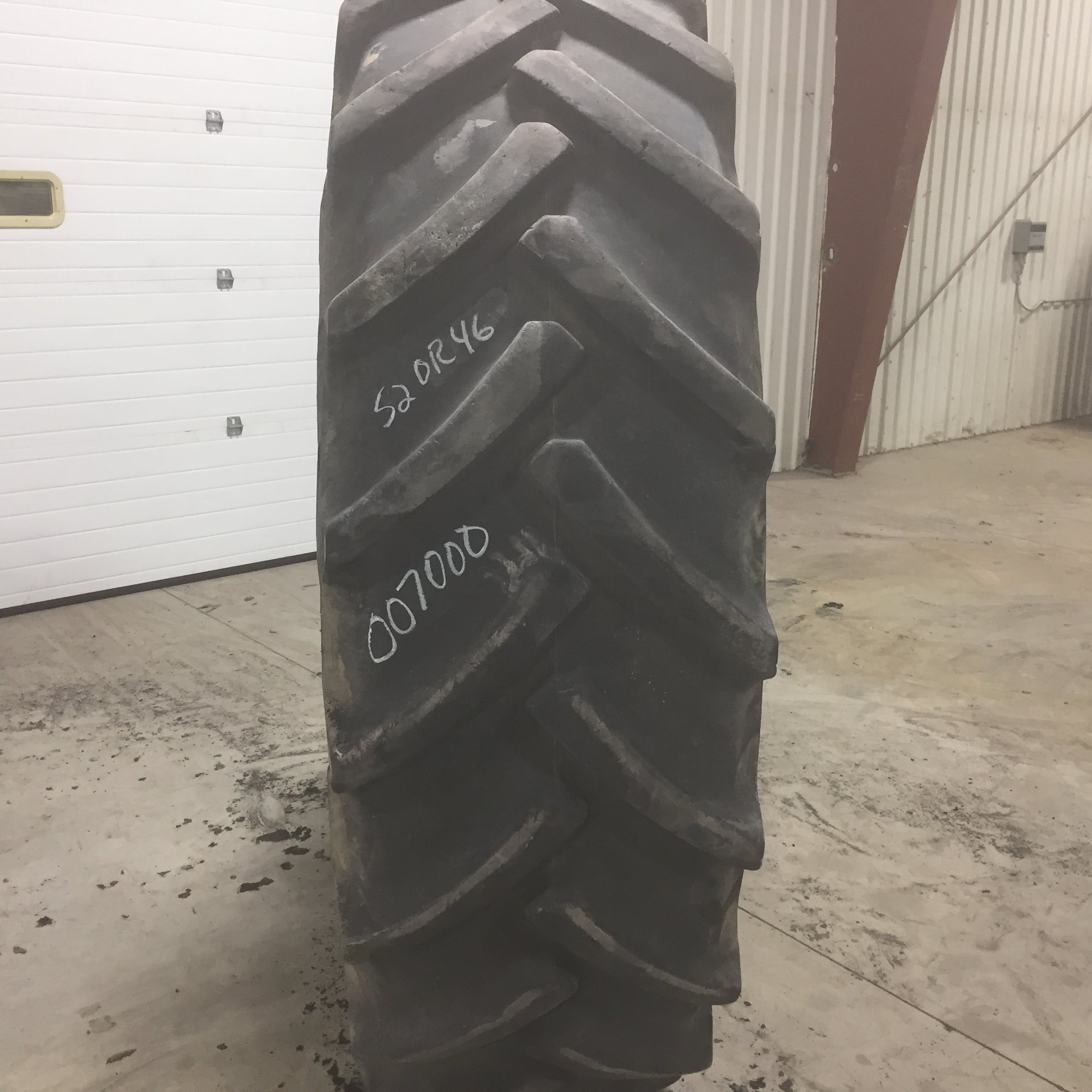 520/85R46 Continental AC85 Contract R-1W Tire 007000