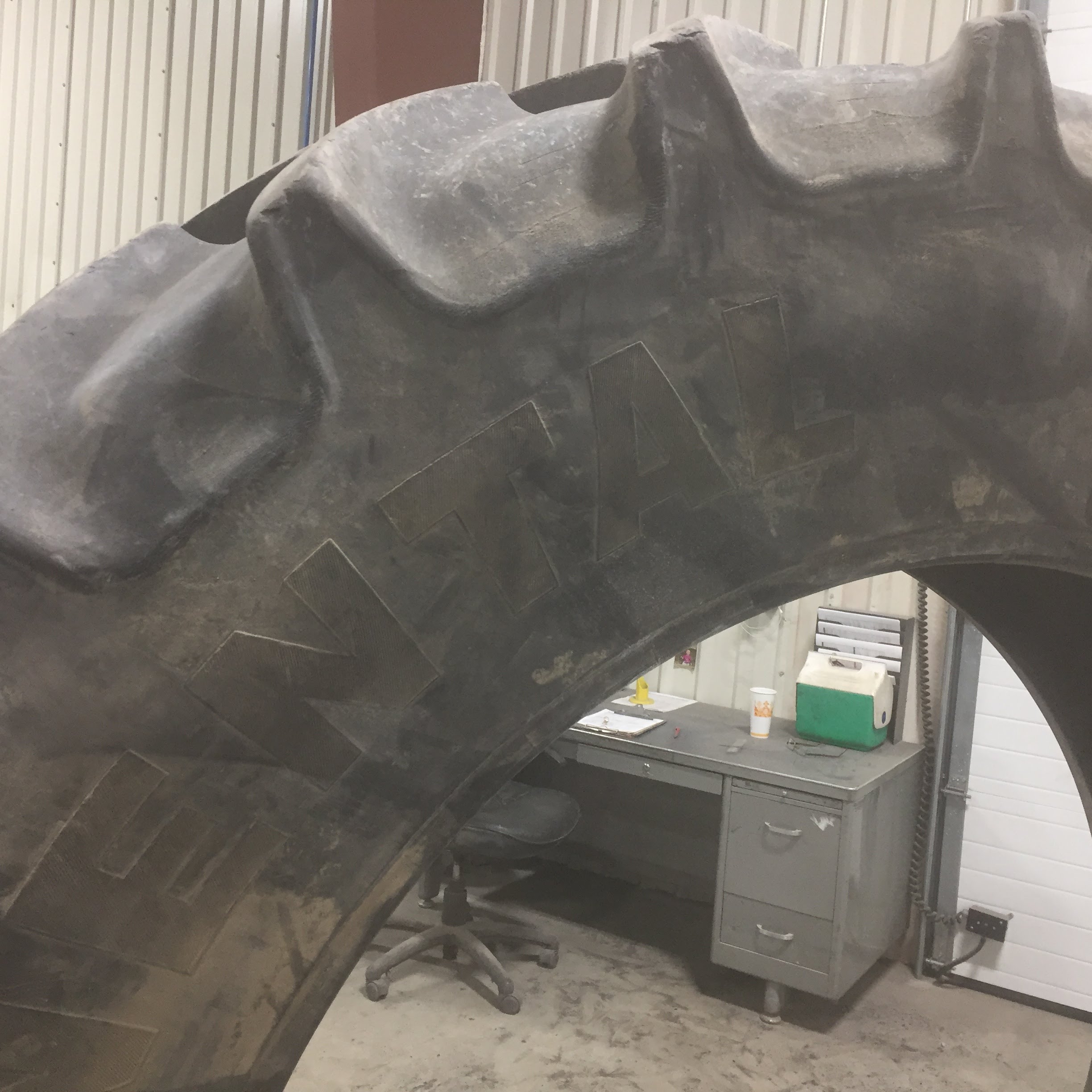 520/85R46 Continental AC85 Contract R-1W Tire 007000