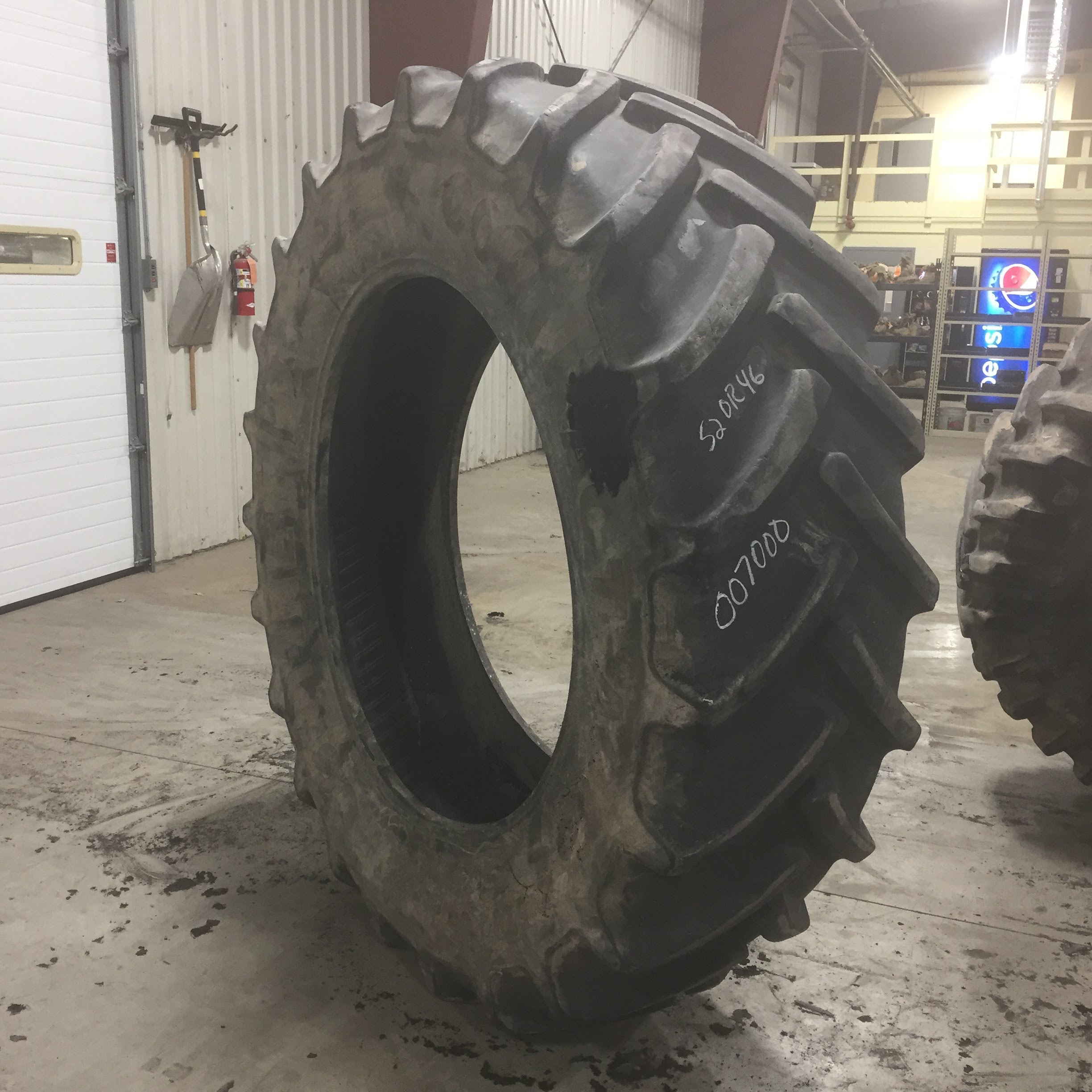 520/85R46 Continental AC85 Contract R-1W Tire 007000