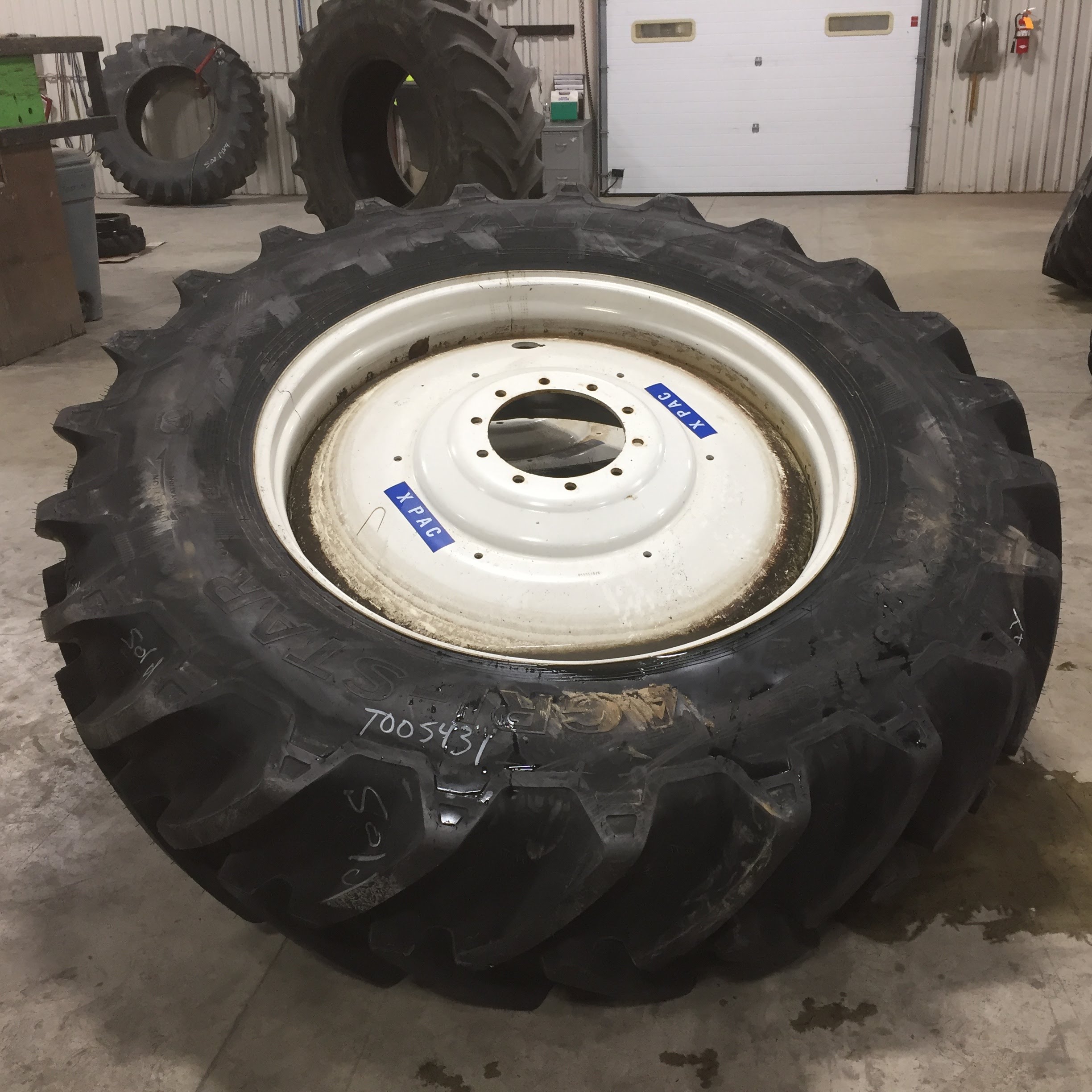 520/85R46 Alliance 375 Agristar R-1W Tire RT005431