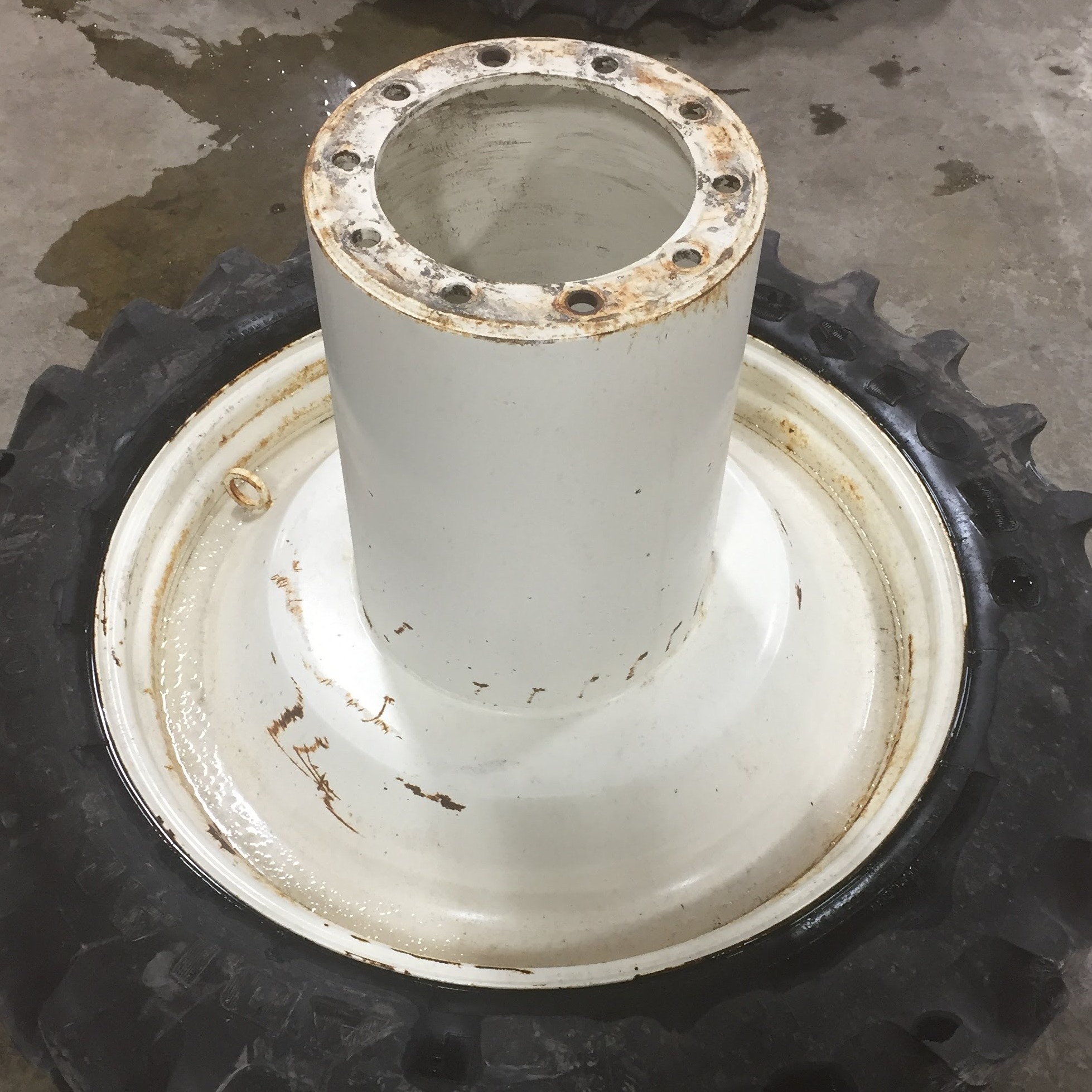 38''D x 10''W FWA Direct Bolt Dual Wheel WT005441