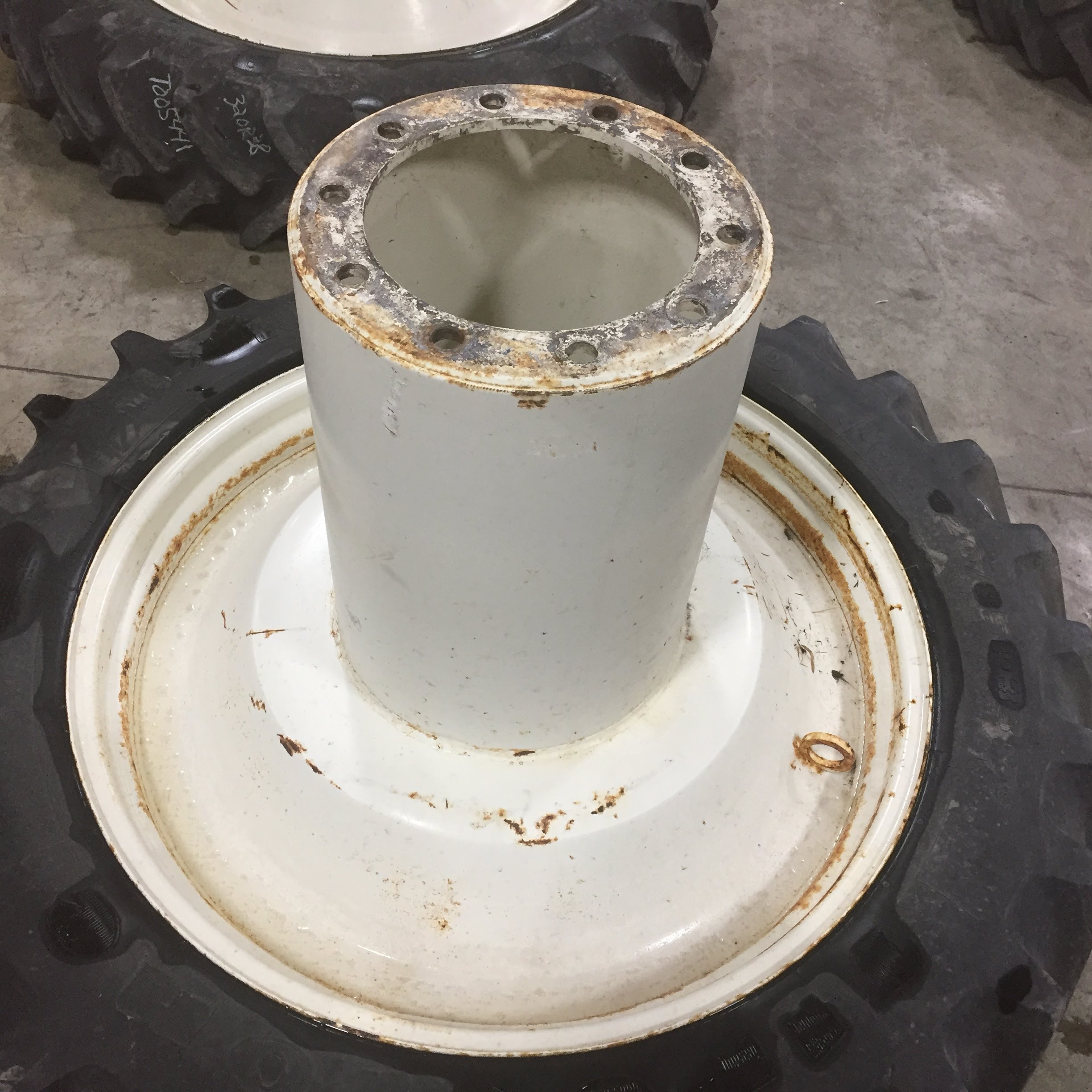 38''D x 10''W FWA Direct Bolt Dual Wheel WT005442