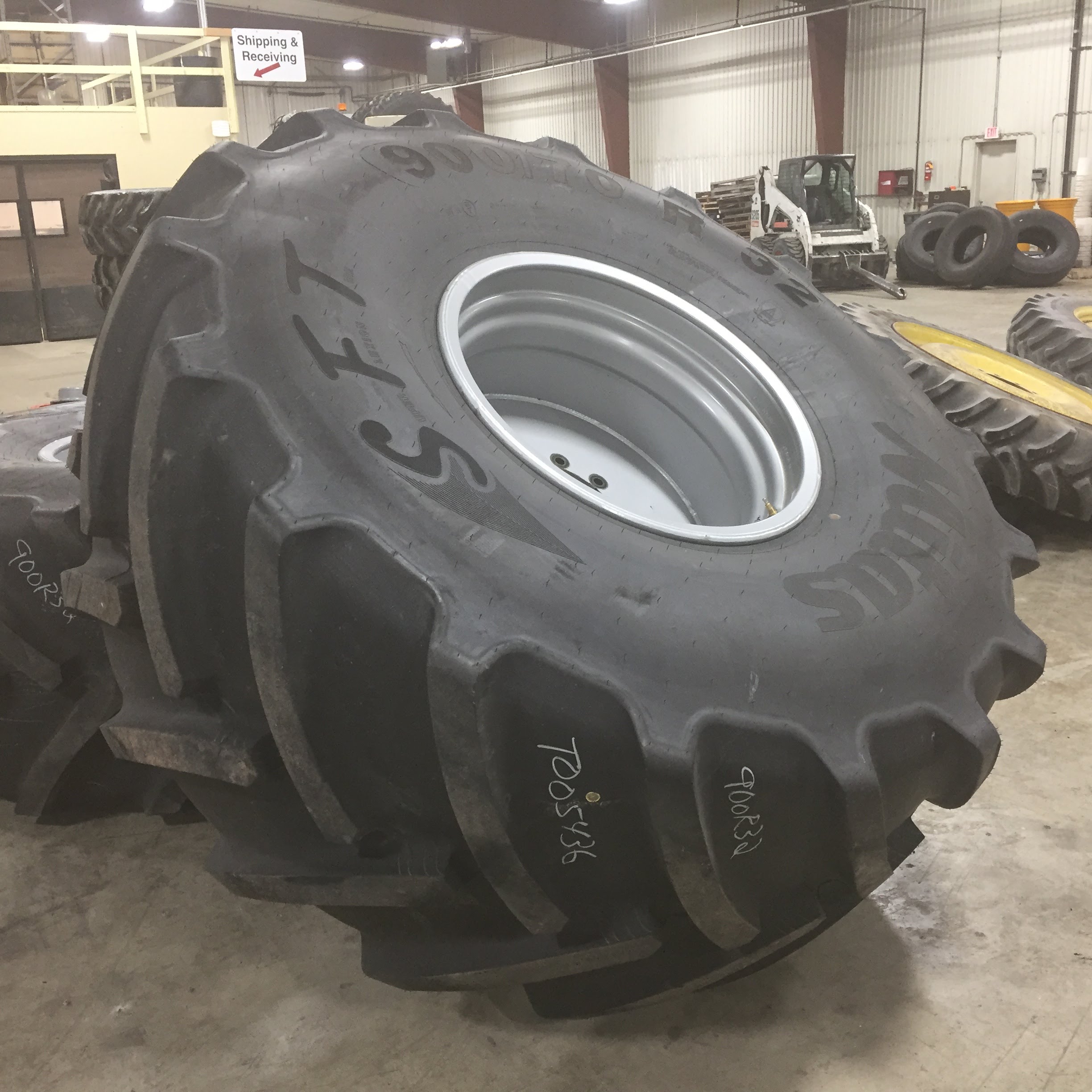 900/70R32 Mitas SuperFlexion Tire (SFT) R-1W Tire RT005436