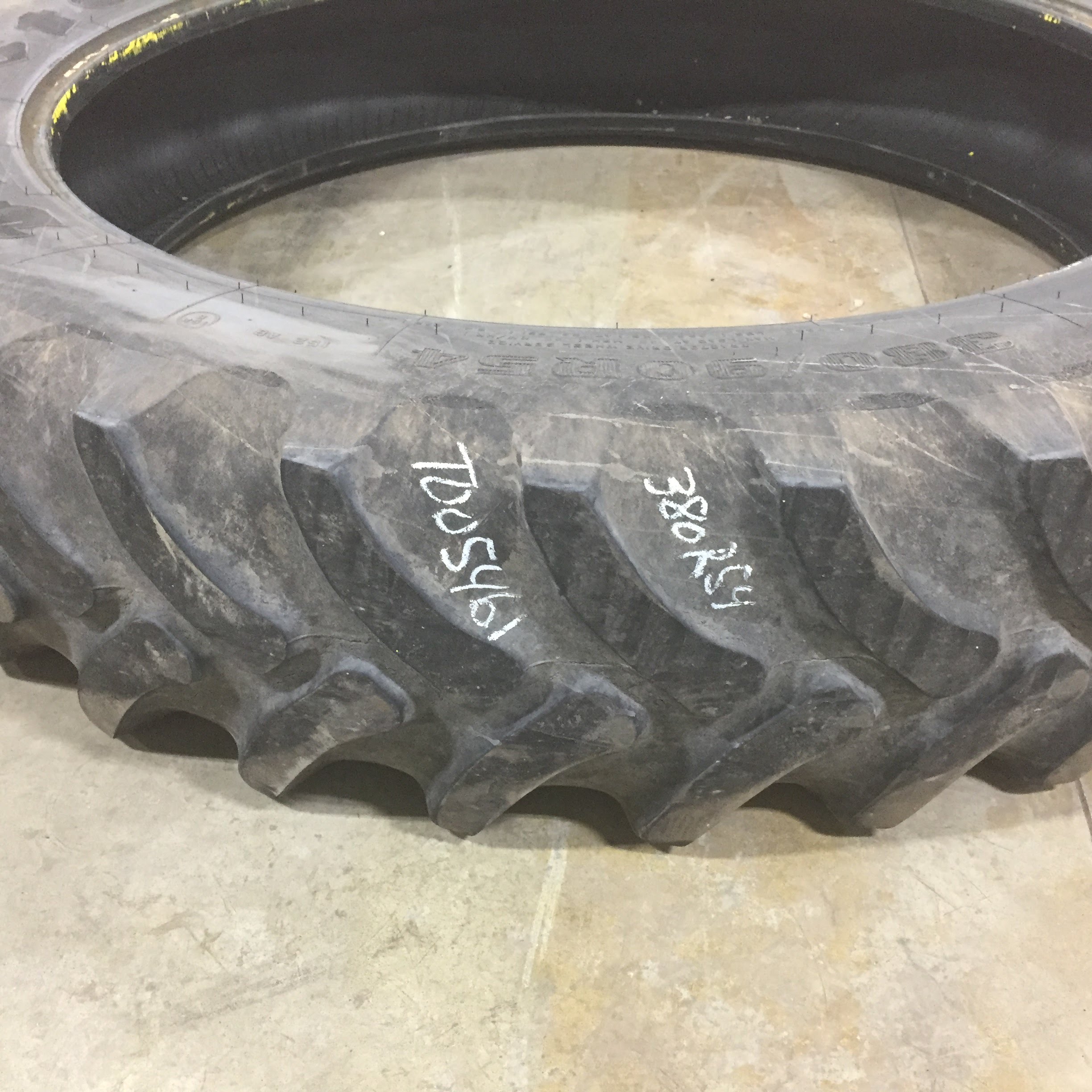 380/90R54 Firestone Radial 9000 R-1W Tire T005461