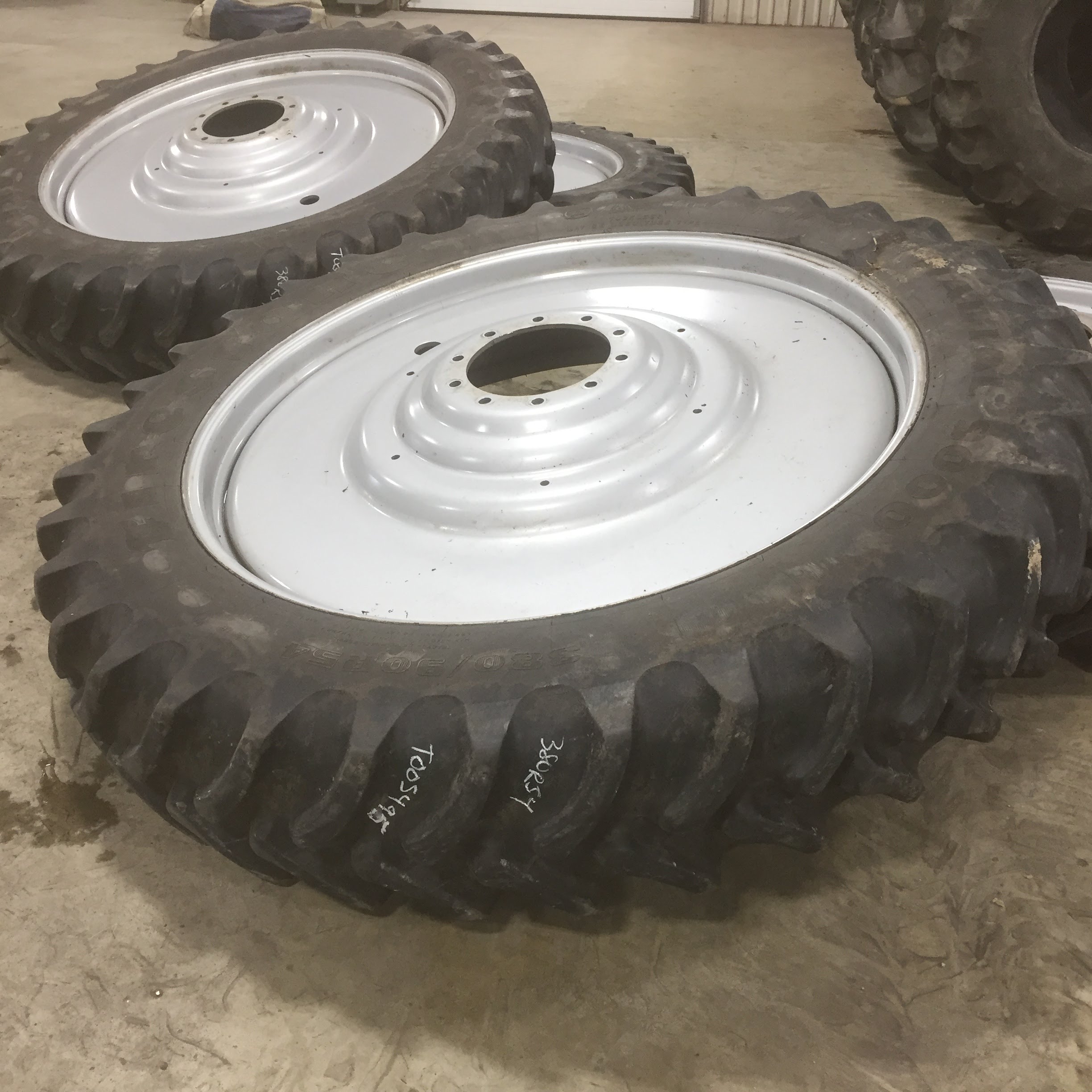 380/90R54 Firestone Radial 9000 R-1W Tire RT005495