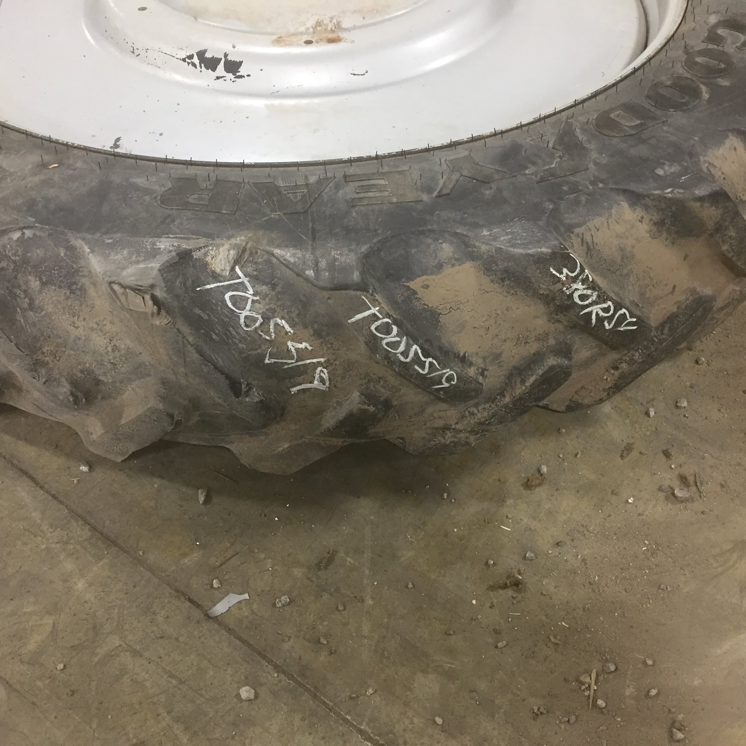 380/90R54 Goodyear Farm DT800 Super Traction R-1W Tire RT005519