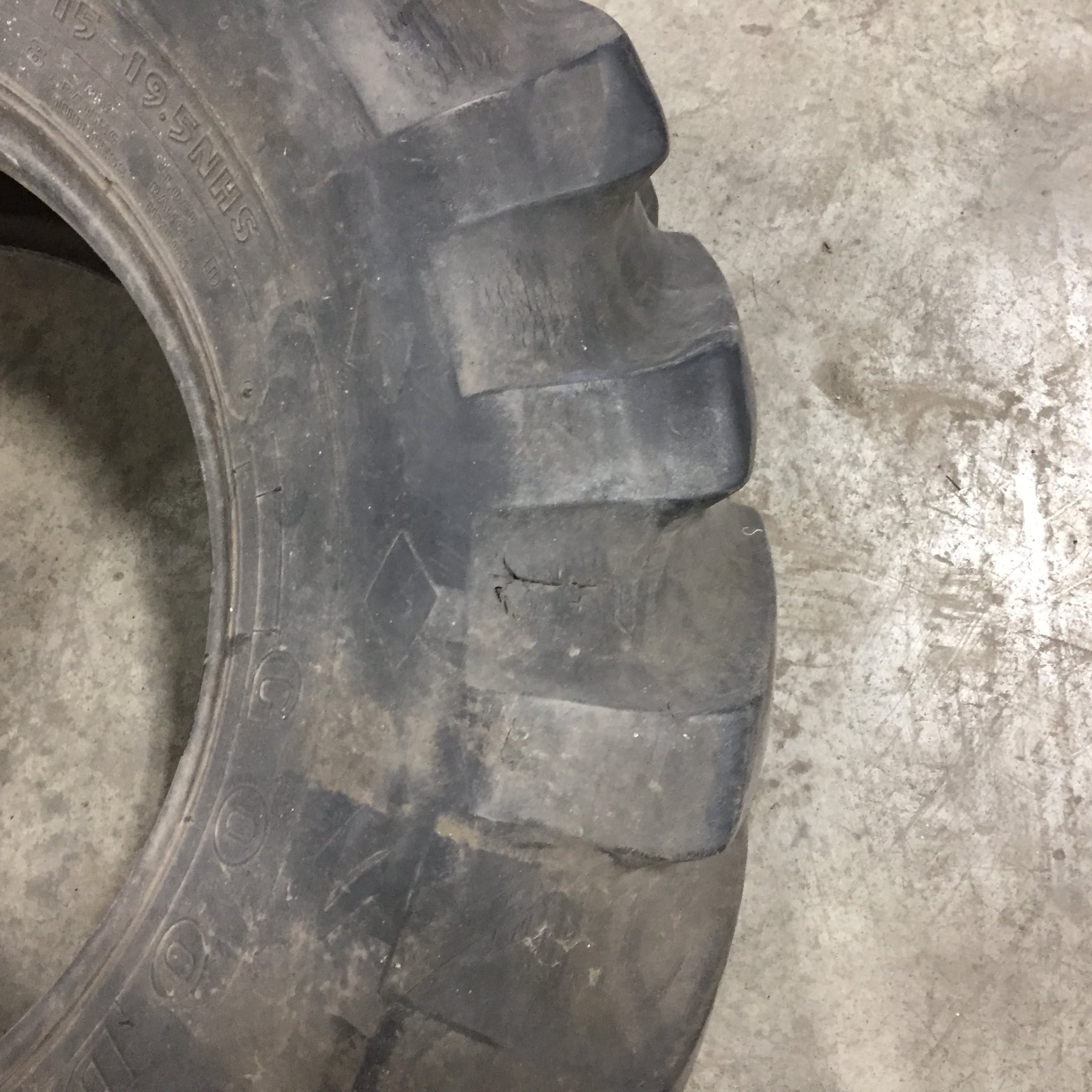 15/-19.5 Goodyear Farm Sure Grip Lug NHS HF-2 Tire T005527