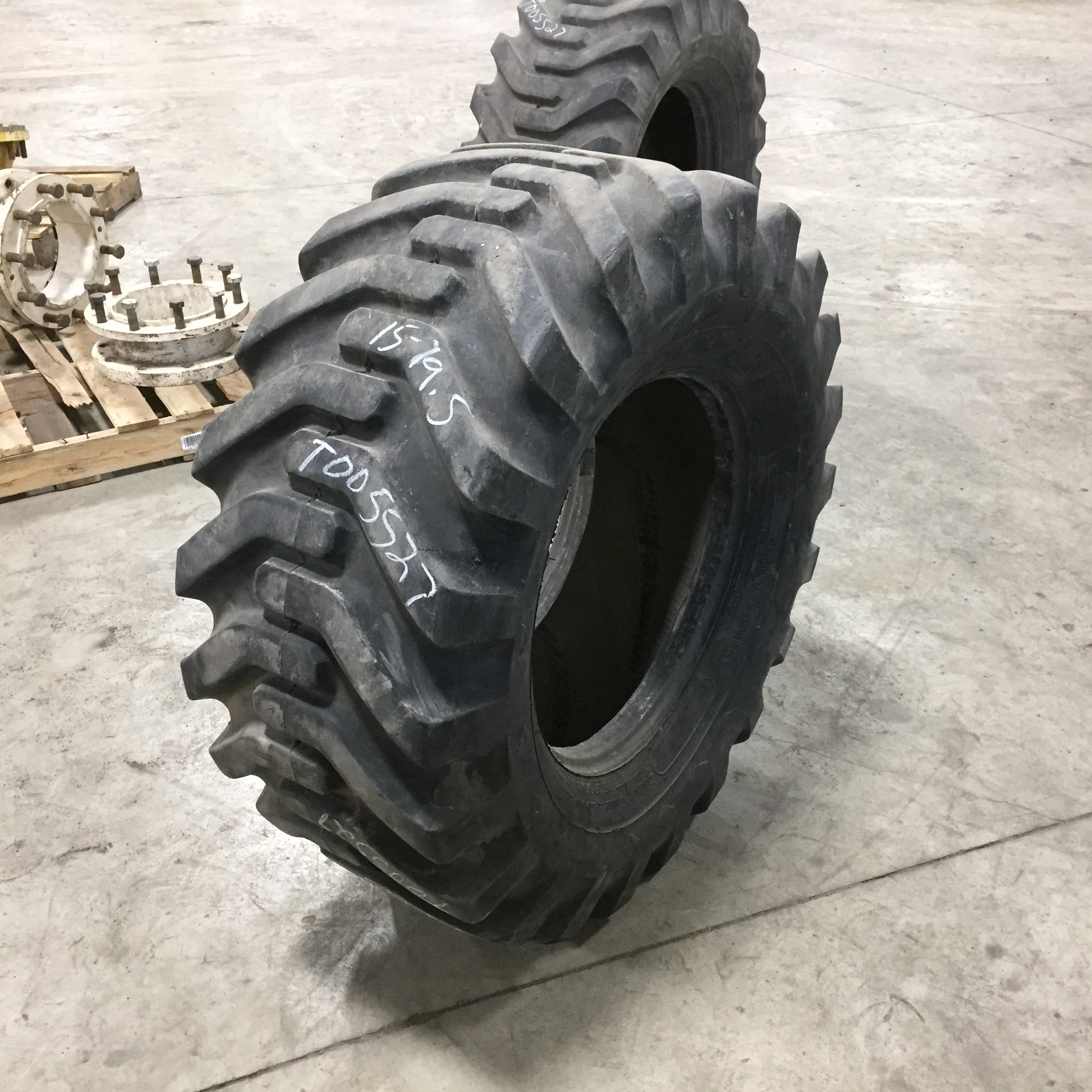 15/-19.5 Goodyear Farm Sure Grip Lug NHS HF-2 Tire T005527