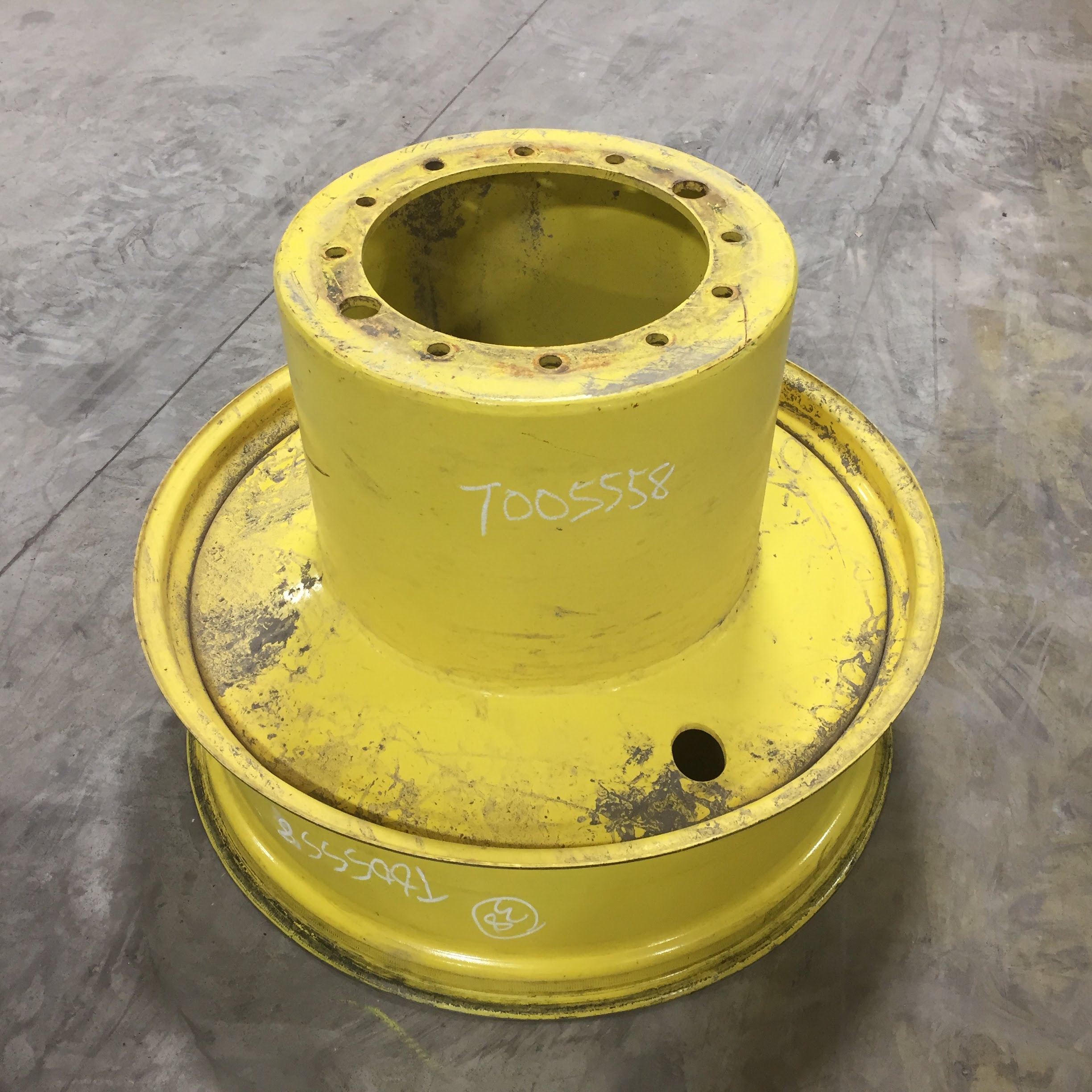 38''D x 12''W FWA Direct Bolt Dual Wheel T005558