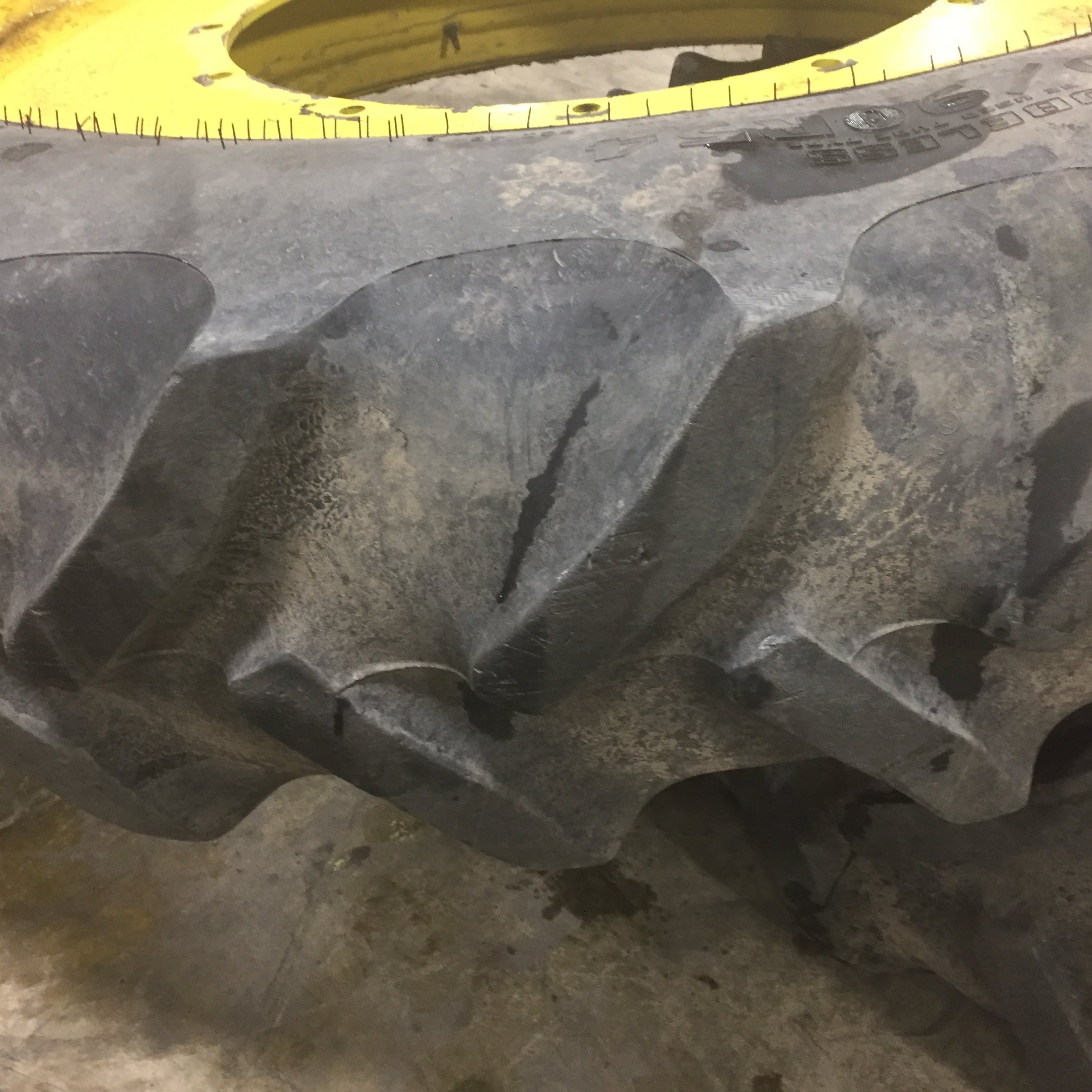 380/90R54 Goodyear Farm DT800 Super Traction R-1W Tire RT005574