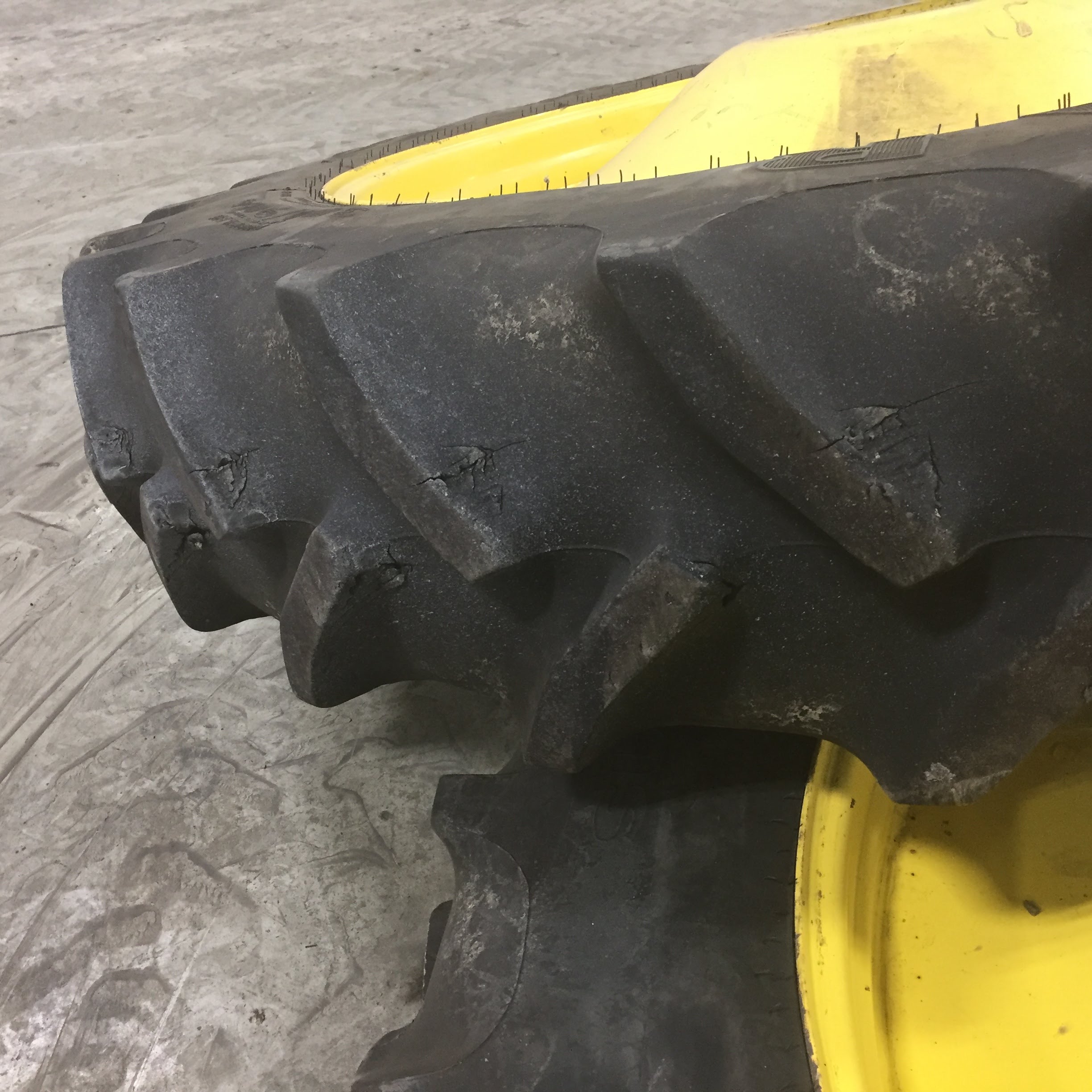 380/90R54 Goodyear Farm DT800 Super Traction R-1W Tire RT005578