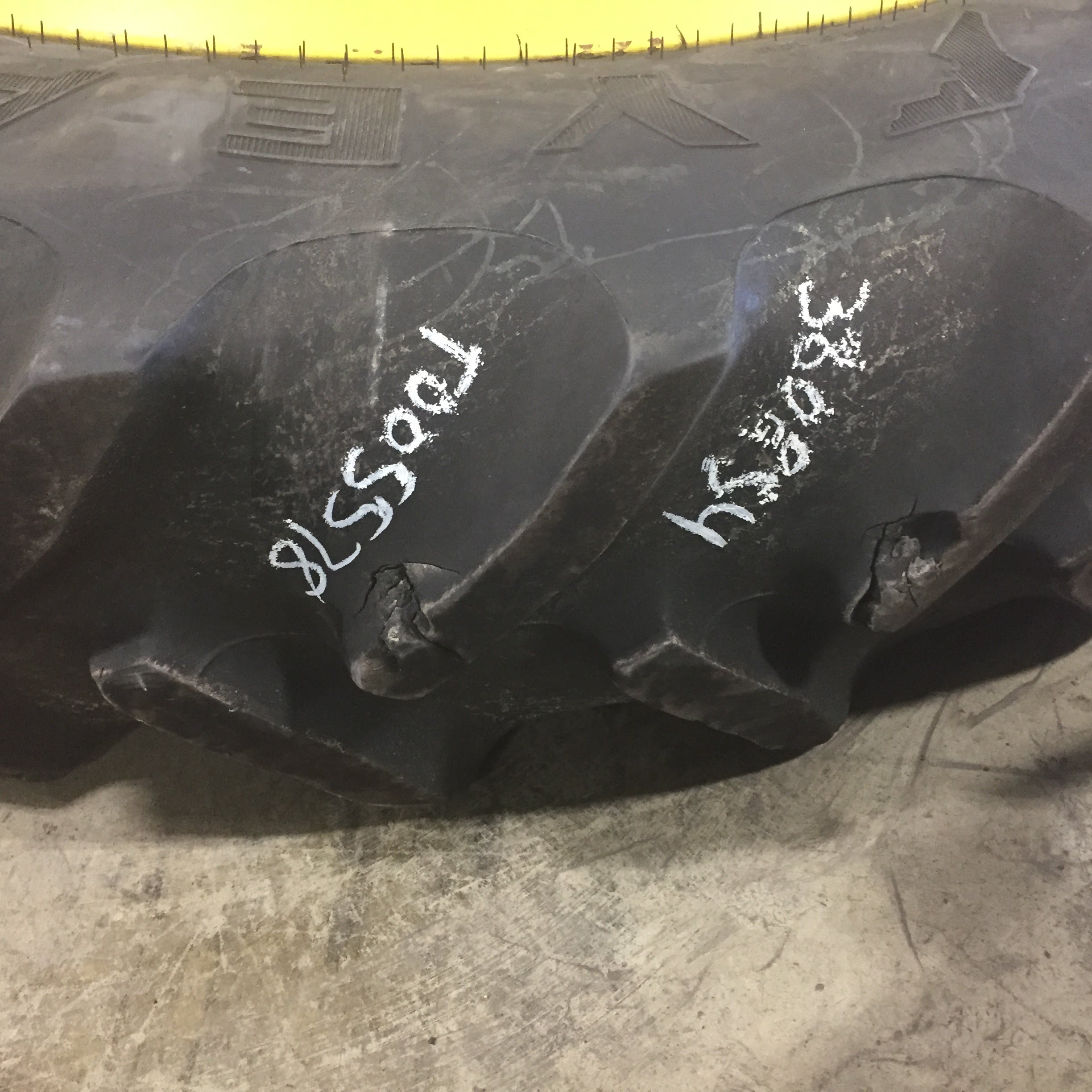 380/90R54 Goodyear Farm DT800 Super Traction R-1W Tire RT005578