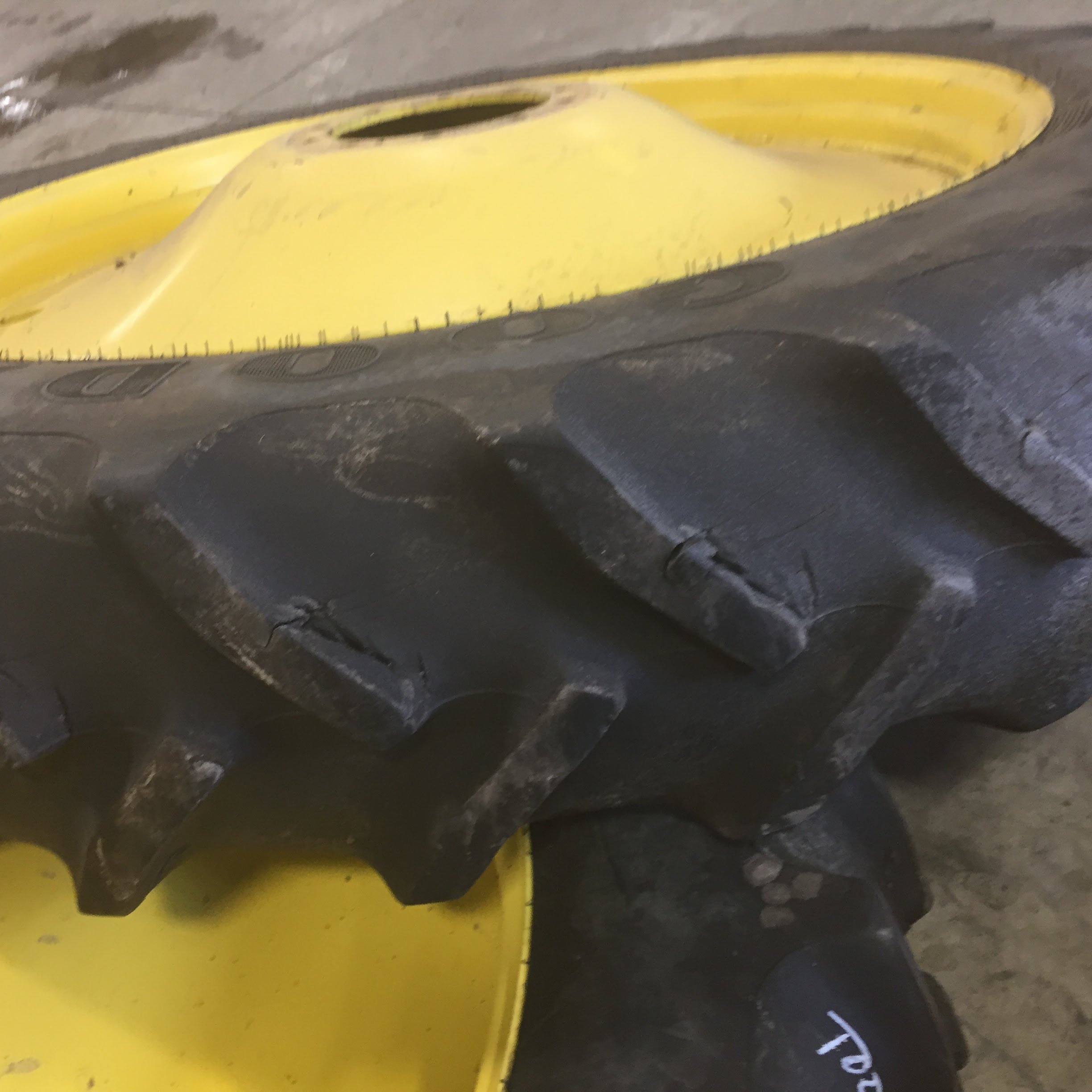 380/90R54 Goodyear Farm DT800 Super Traction R-1W Tire RT005578