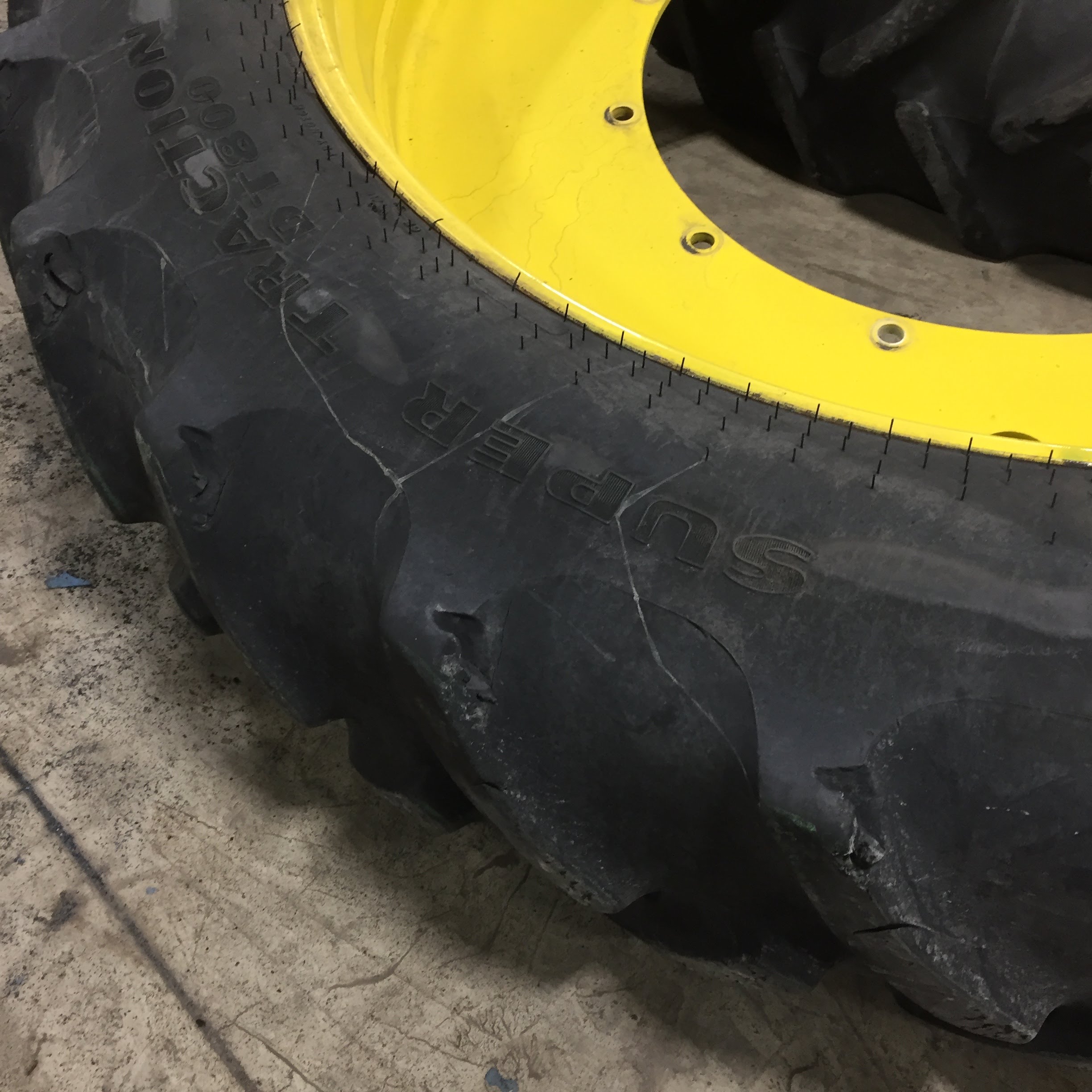 380/90R54 Goodyear Farm DT800 Super Traction R-1W Tire RT005597