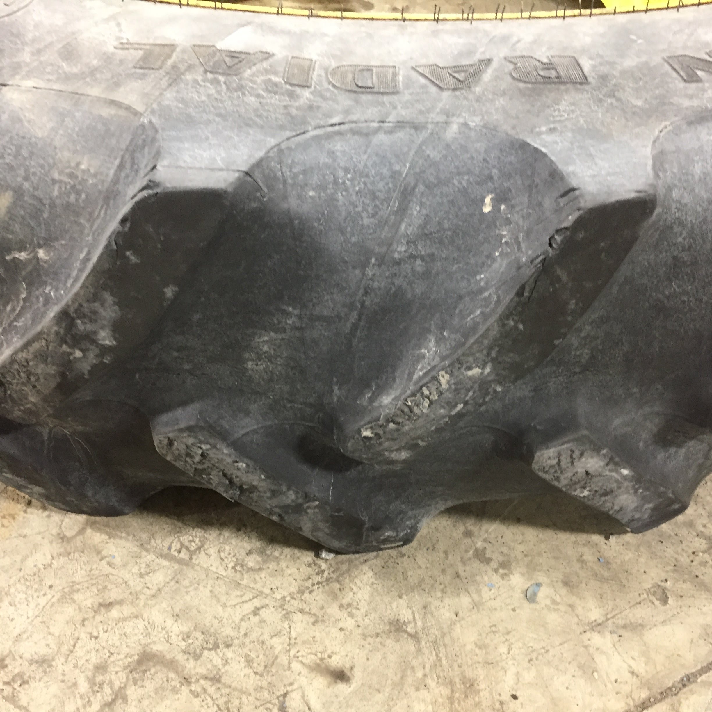 380/90R54 Goodyear Farm DT800 Super Traction R-1W Tire RT005597