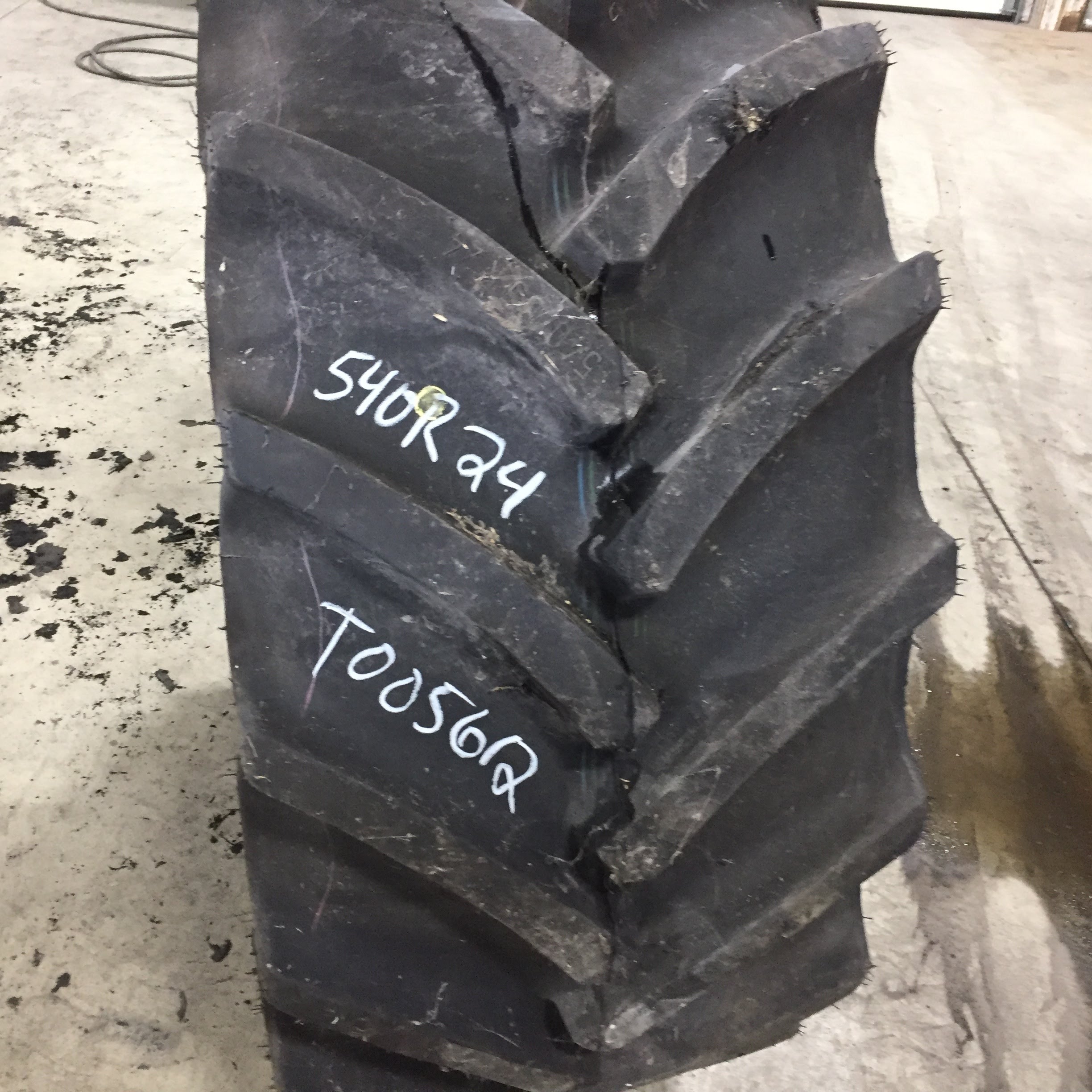 540/65R24 Continental AC65 Radial  R-1W Tire T005612