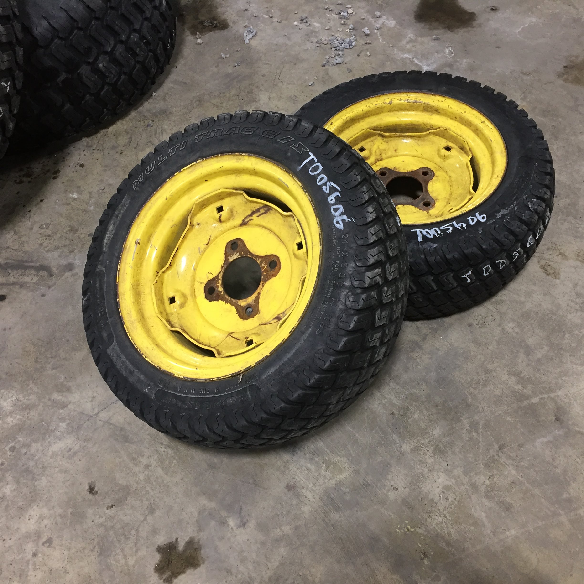 24/8.50-14 Carlisle Multi Trac C/S HF-1 Tire RT005606