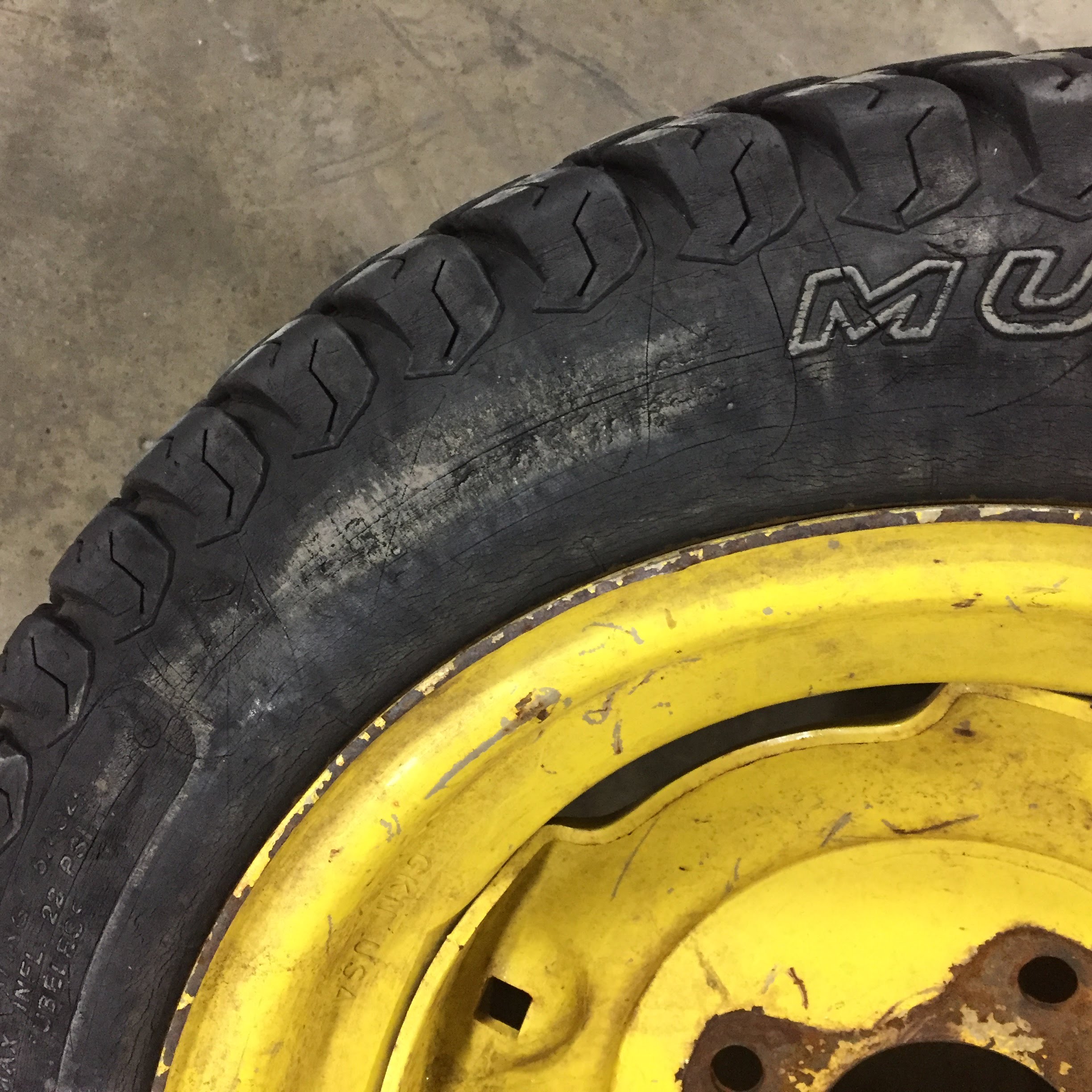 24/8.50-14 Carlisle Multi Trac C/S HF-1 Tire RT005606