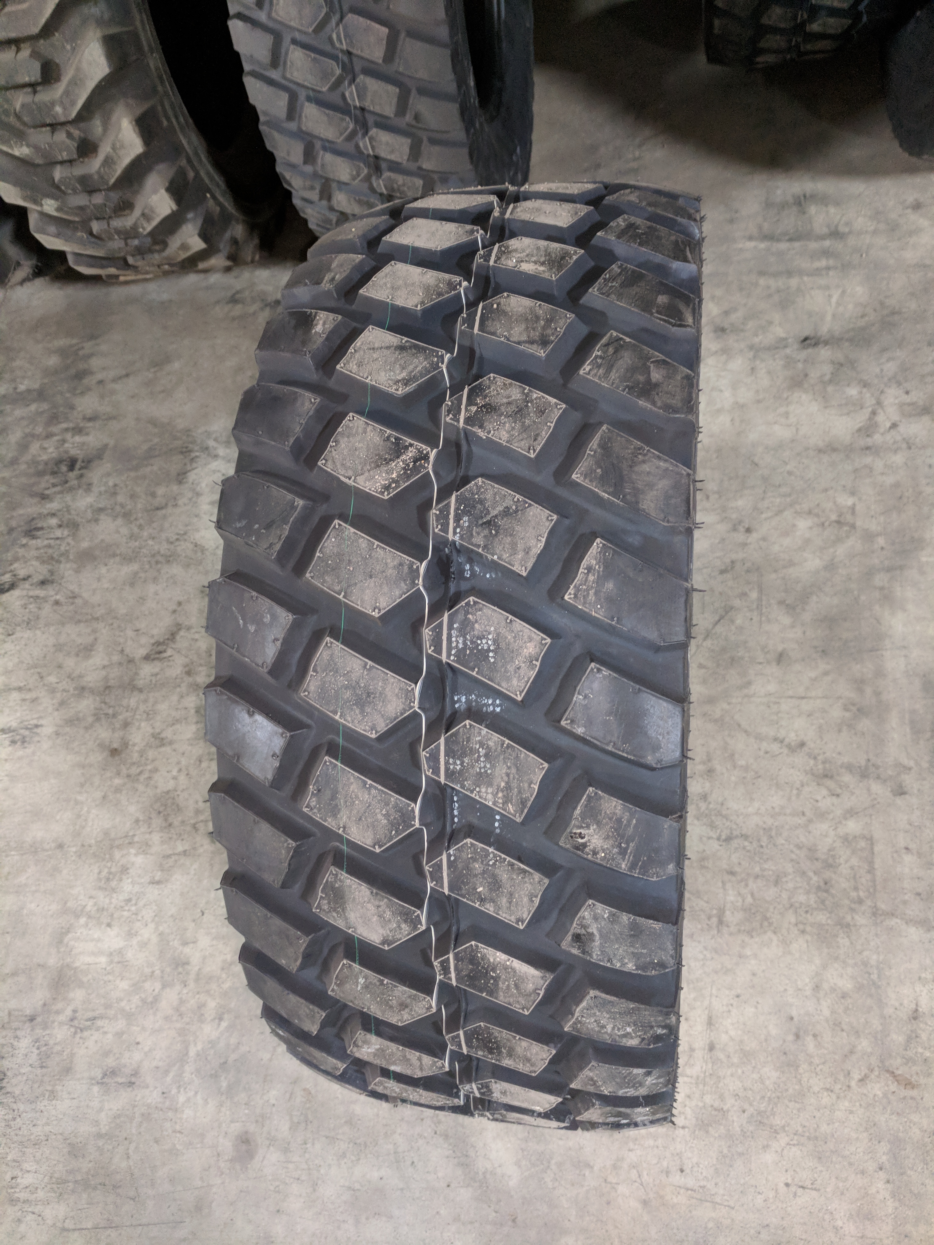 320/65R15 Firestone Destination Turf R-3 Tire 007119