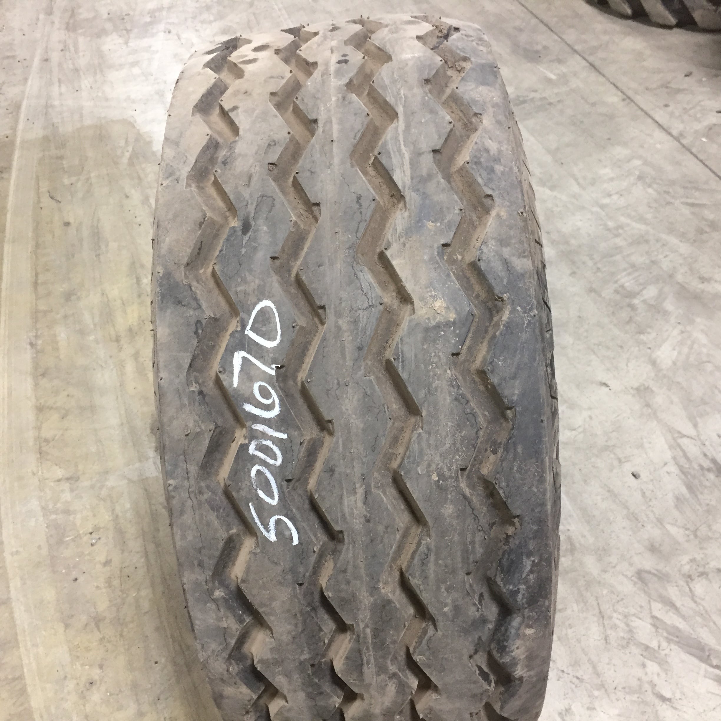 14.5/75-16.1 American Farmer (STA) Industrial Rib F-3 Tire S001670