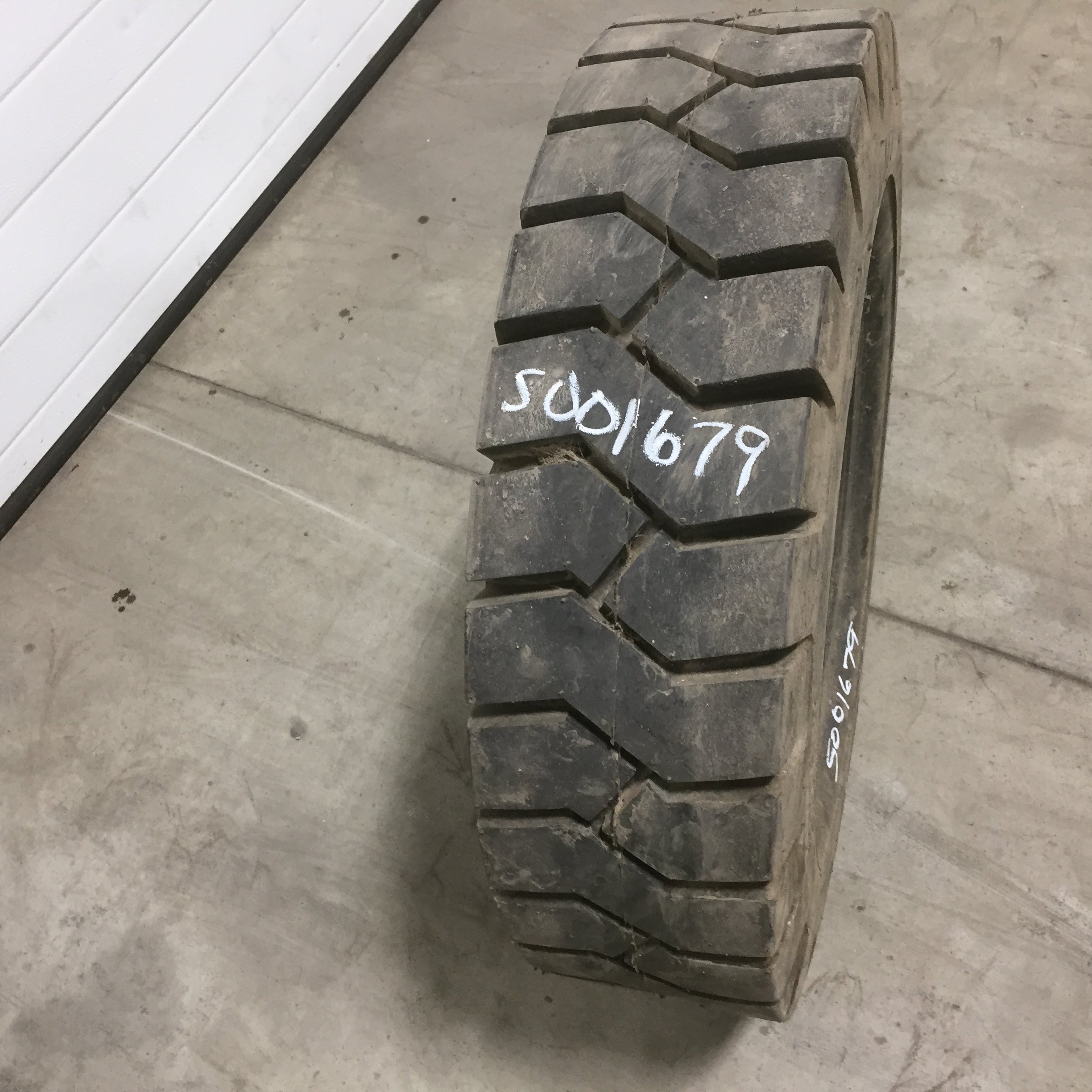 29/8.00-15 Dico Deep Traction IND Tire S001679