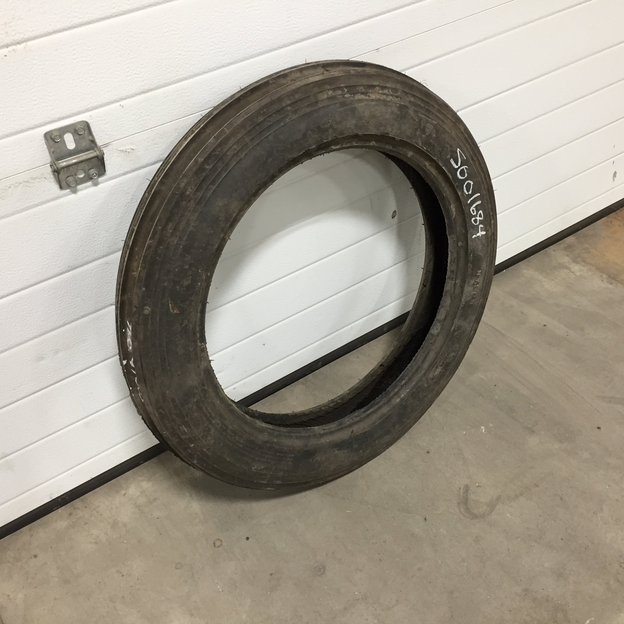 4.00/-19 Firestone Guide Grip 3-Rib F-2 Tire S001684
