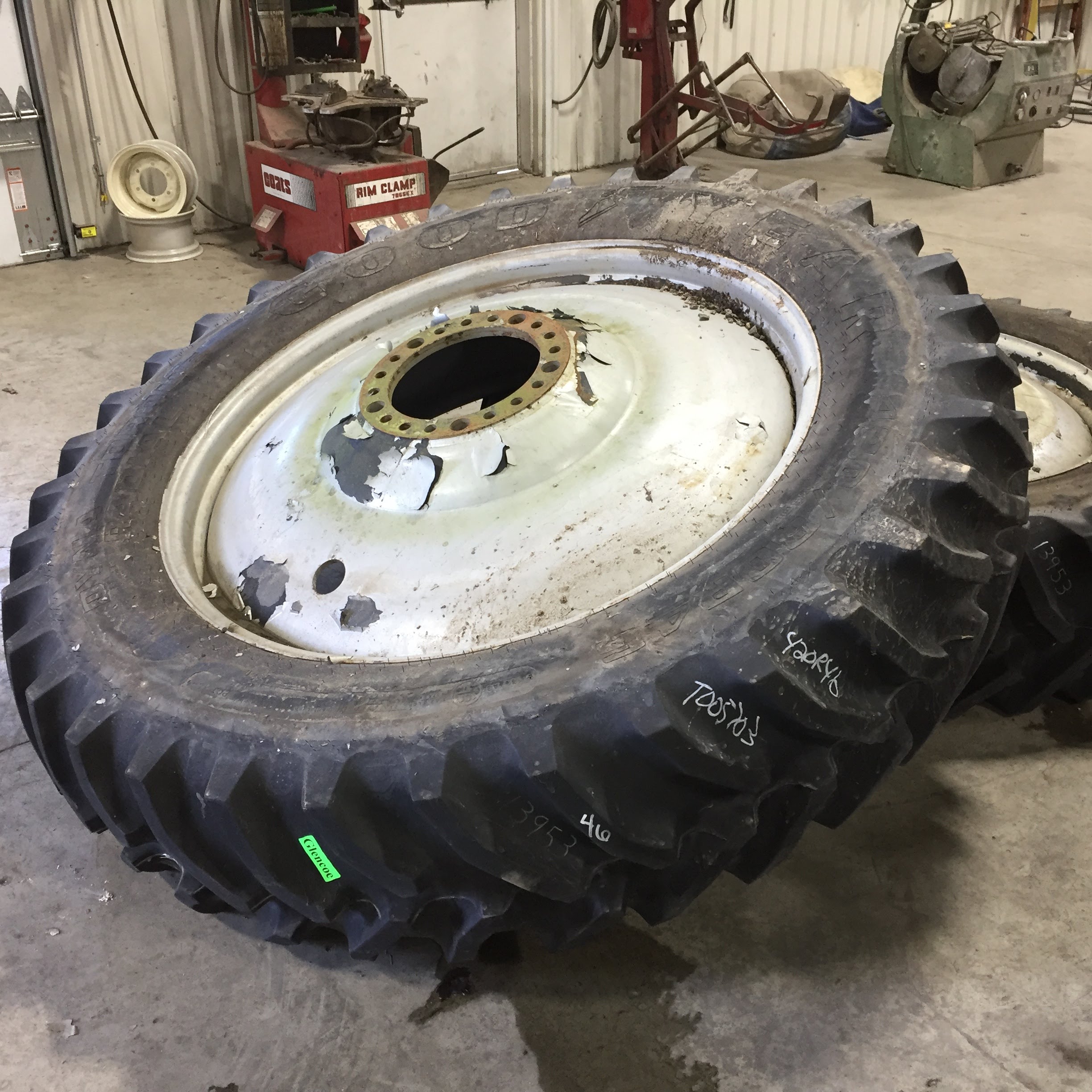 420/80R46 Goodyear Farm Dyna Torque Radial R-1 Tire RT005703