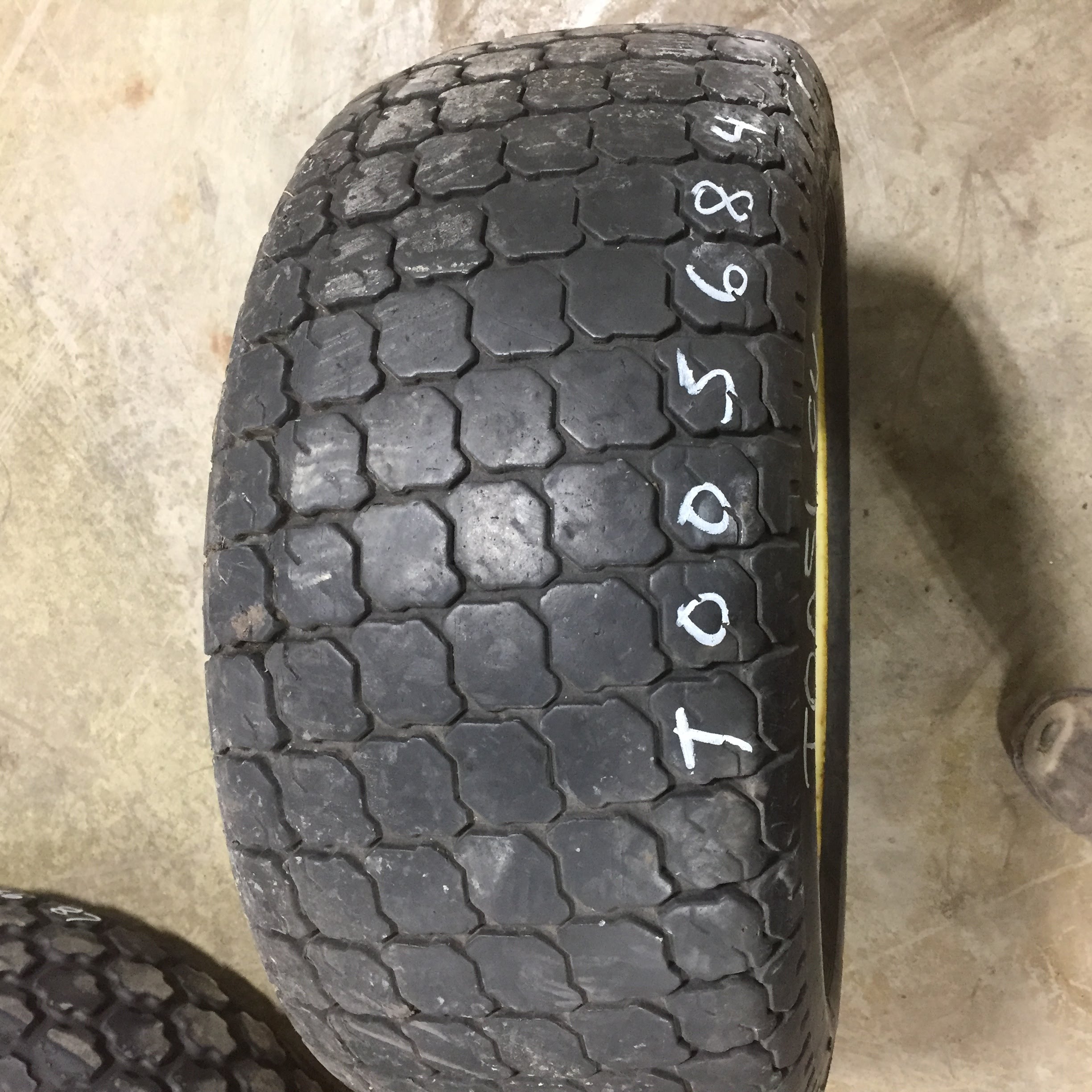 25/10.50LL-15 Galaxy Turf Special R-3 Tire RT005684