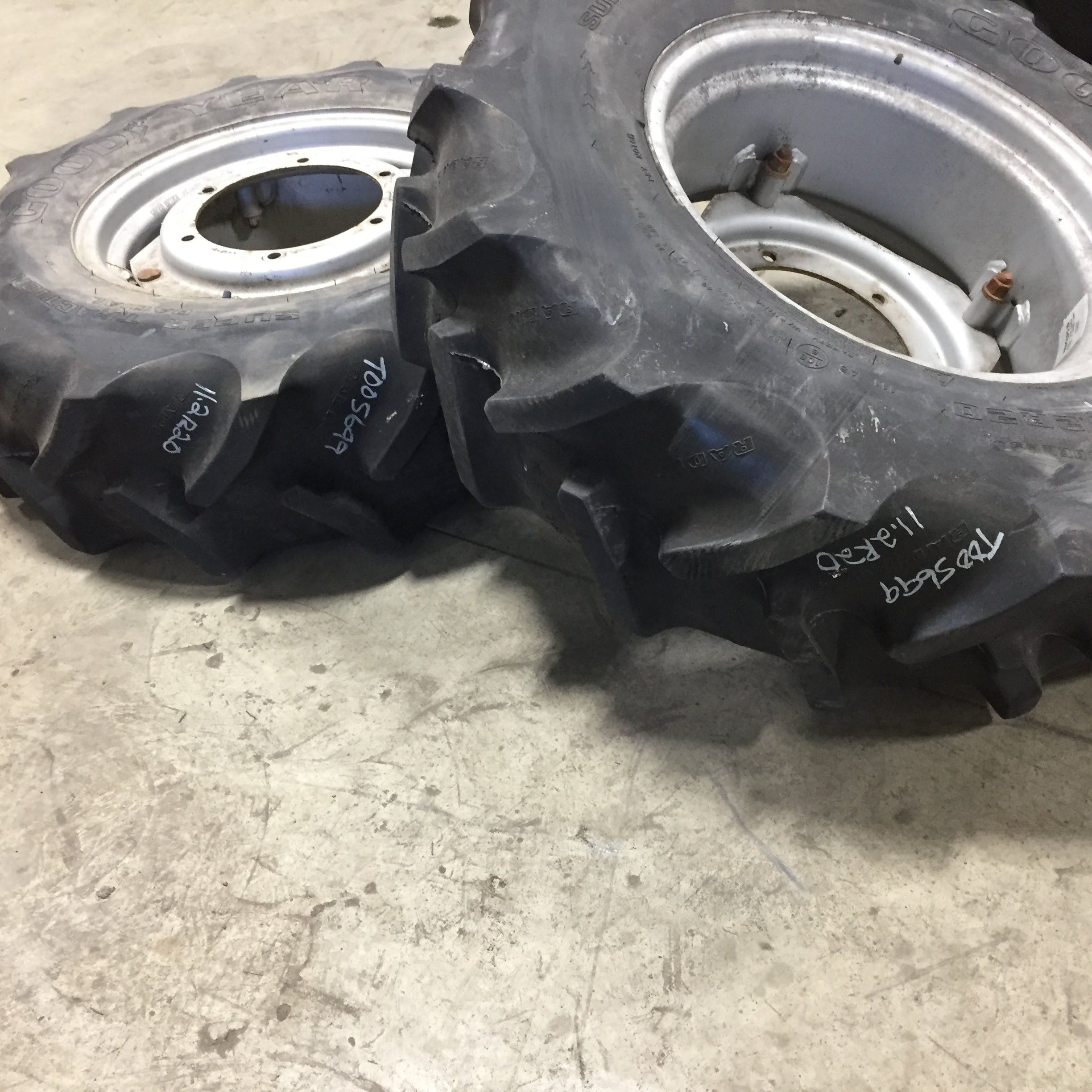 11.2/R20 Goodyear Farm Super Traction Radial R-1W Tire RT005699