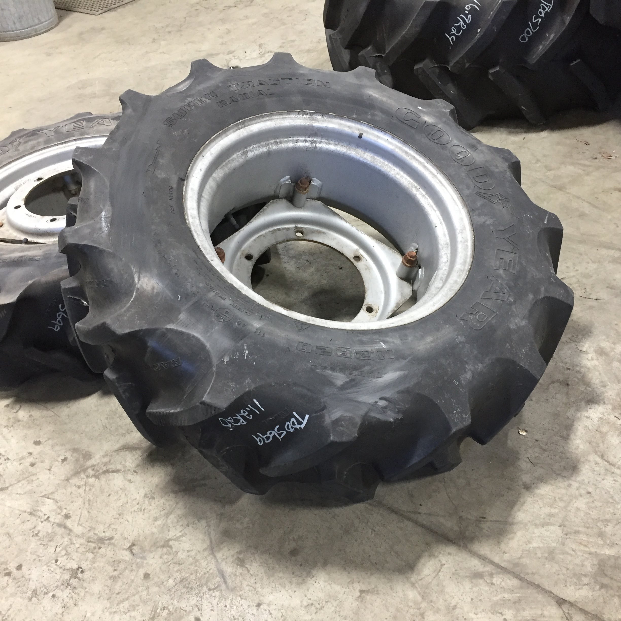 11.2/R20 Goodyear Farm Super Traction Radial R-1W Rim with Clamp/Loop Style Tire-Wheel Assembly T005699