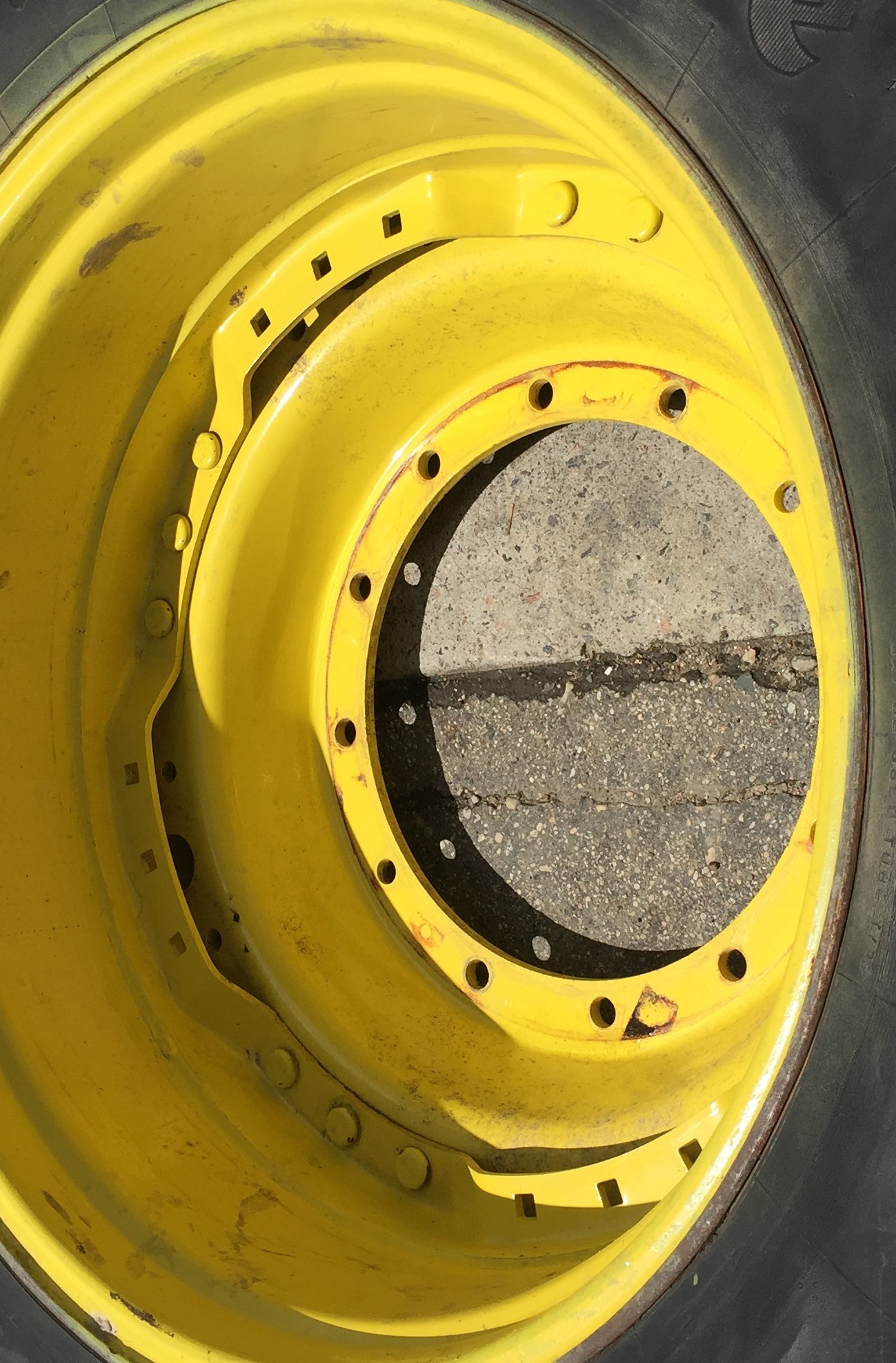 34'' Waffle Wheel (Groups of 3 bolts) Rim Center WT004869CTR