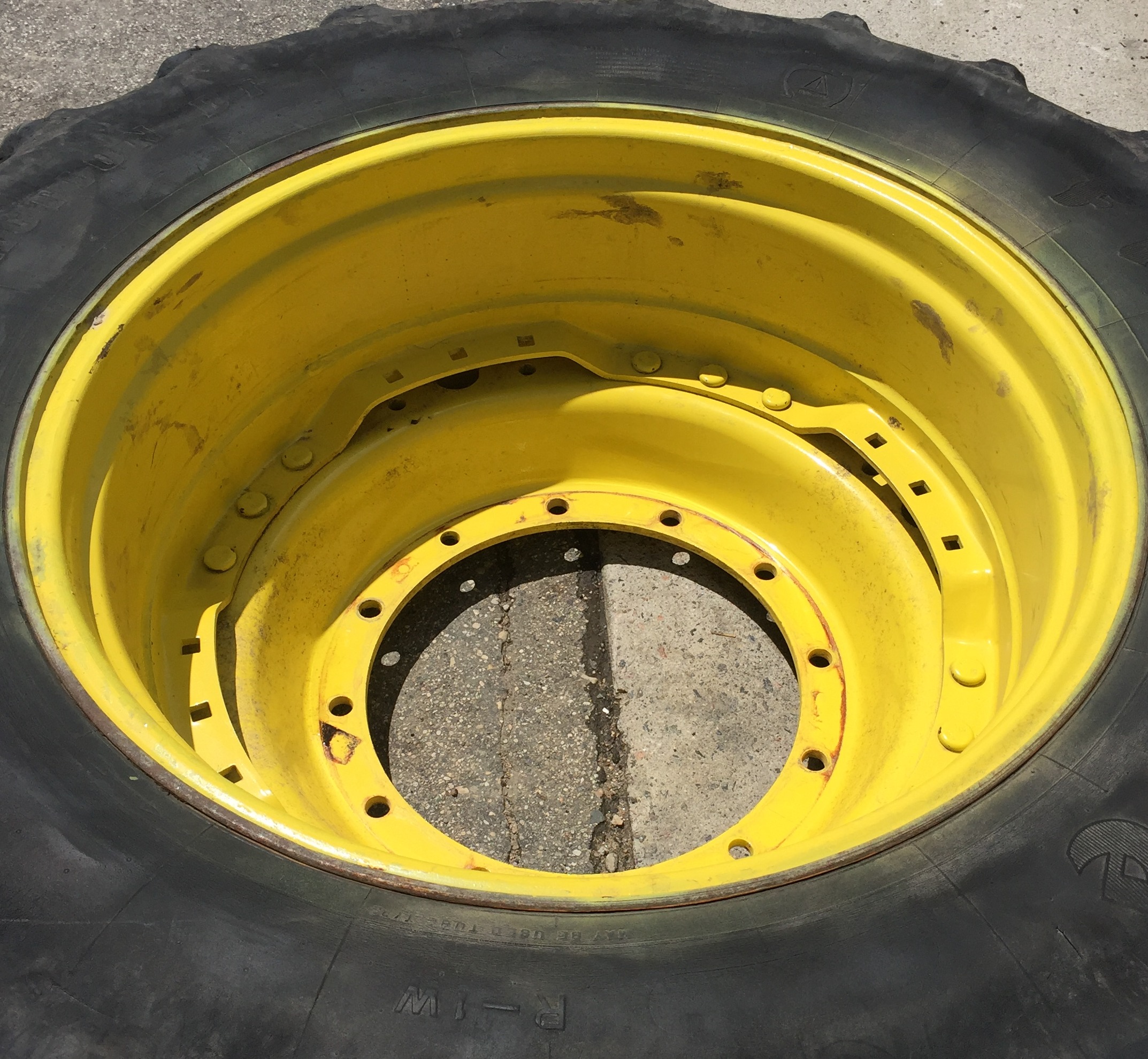 34'' Waffle Wheel (Groups of 3 bolts) Rim Center WT004869CTR