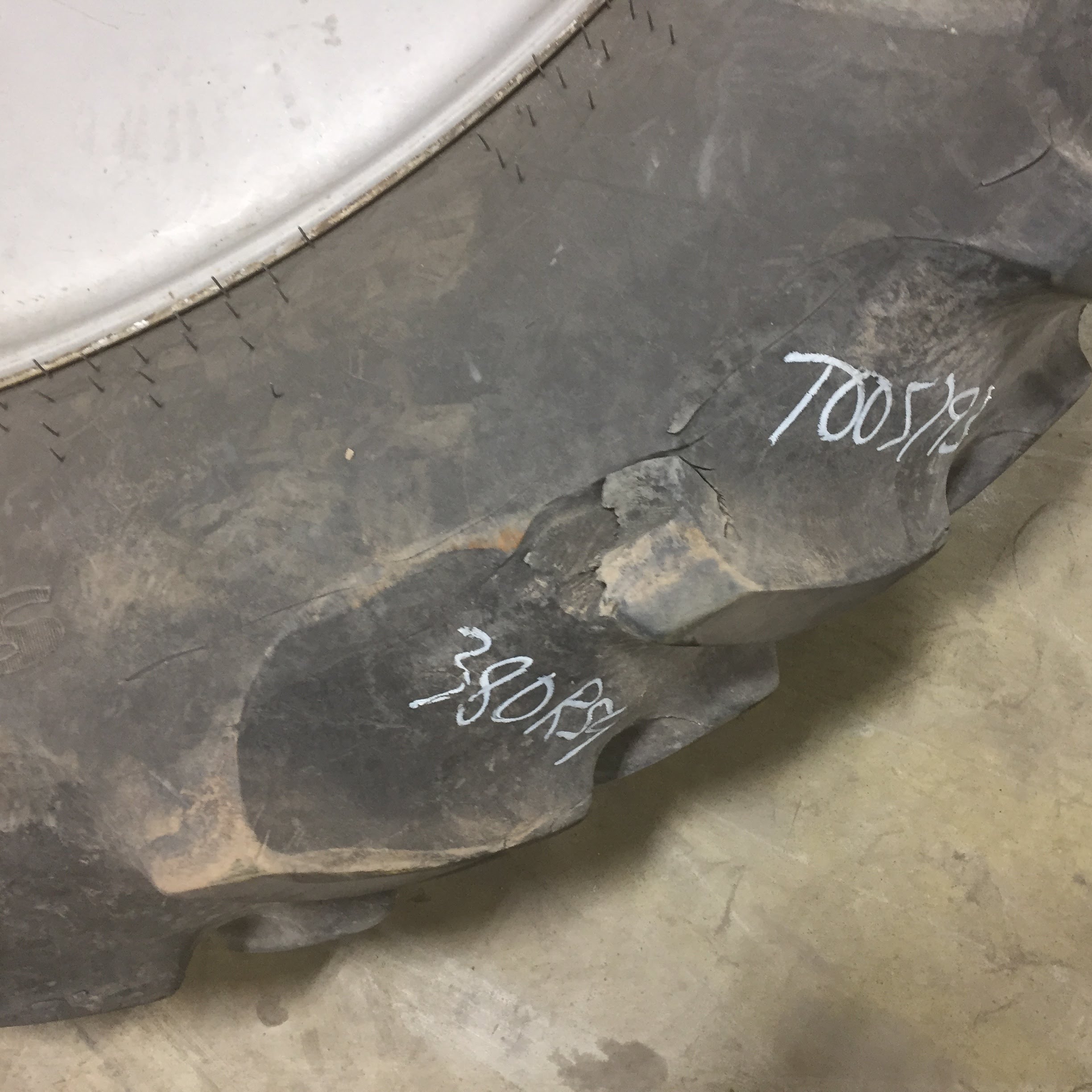 380/90R54 Goodyear Farm DT800 Super Traction R-1W Tire RT005793