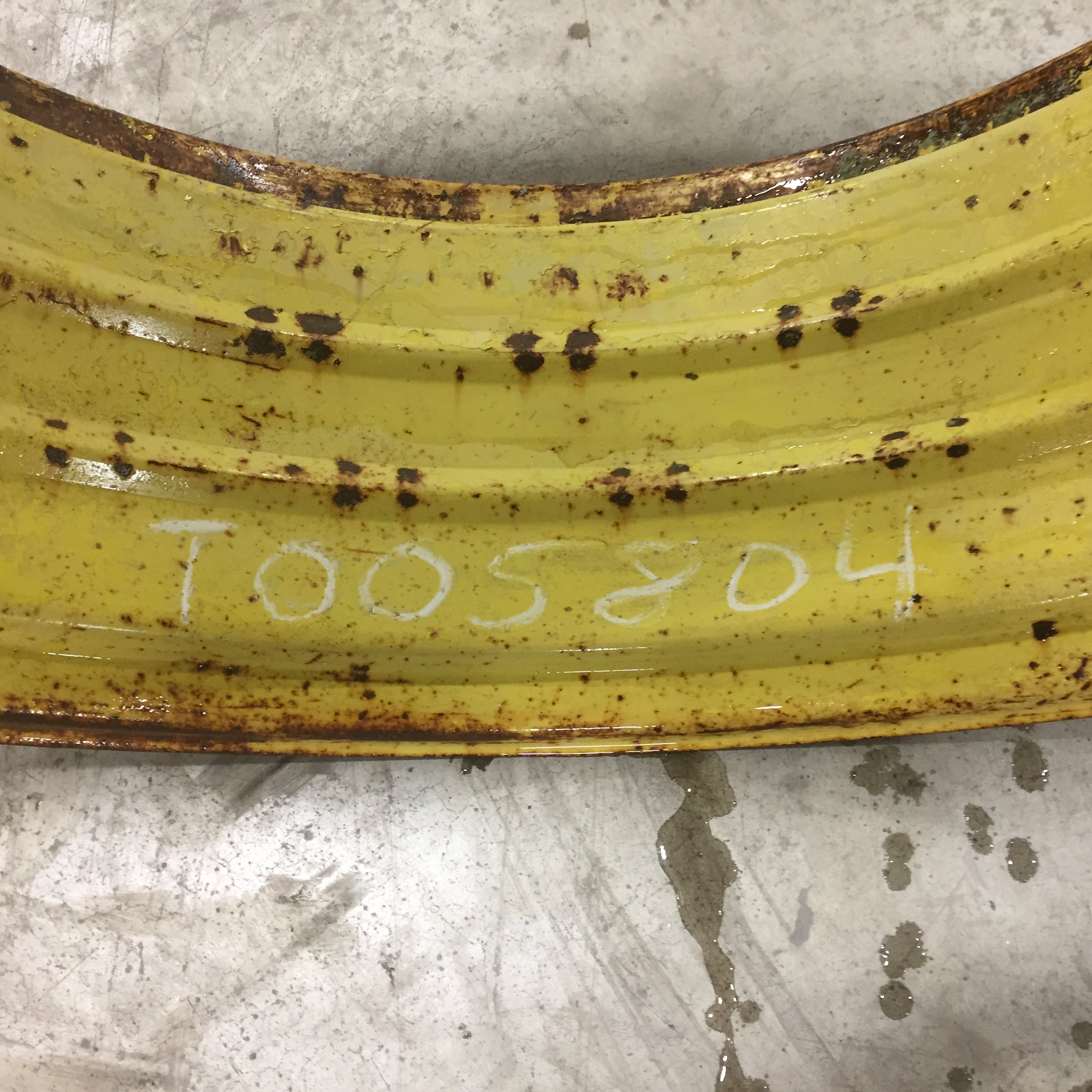 38''D x 16''W Double Bevel 38" Cast Wheel T005804