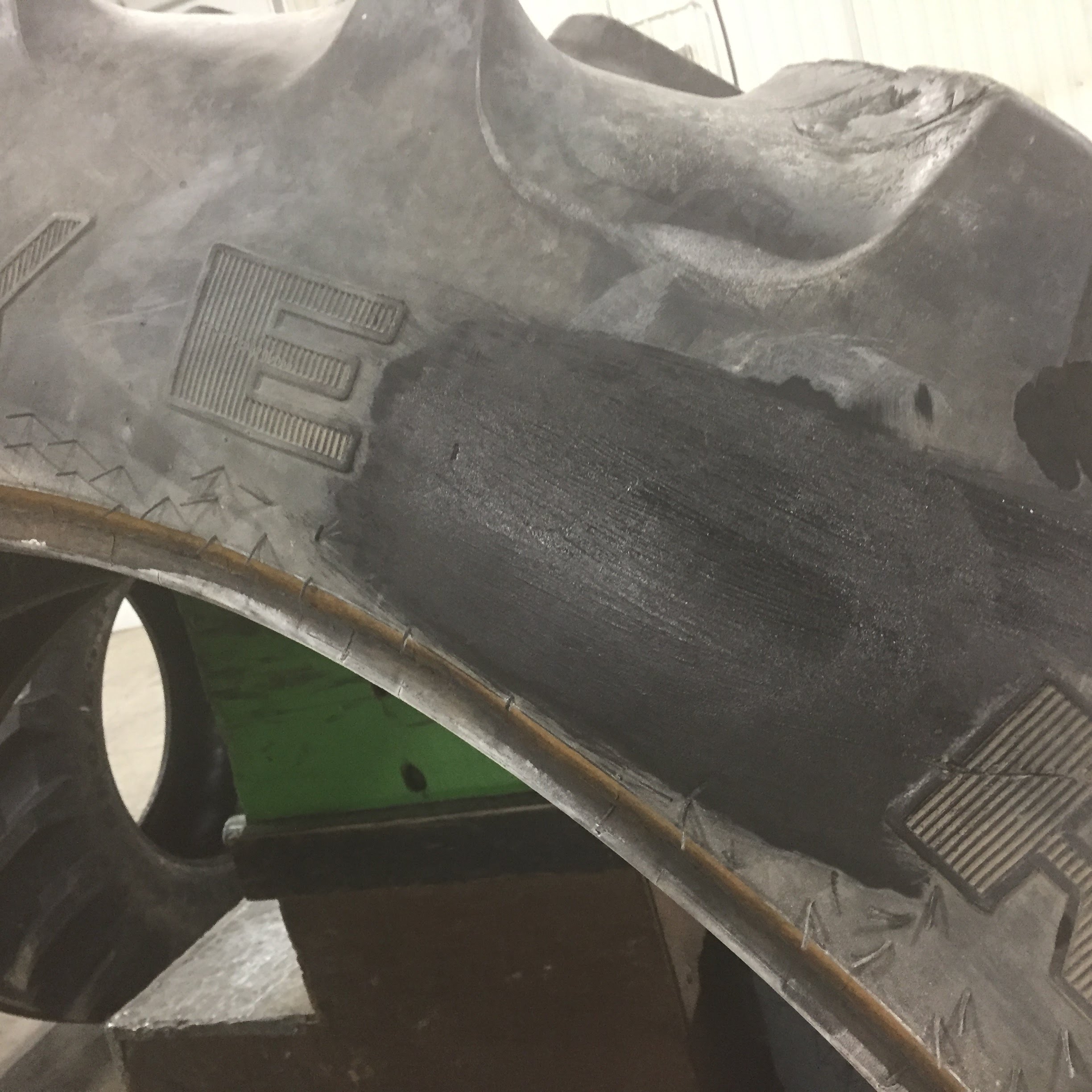 380/90R54 Goodyear Farm DT800 Super Traction R-1W Tire T005795