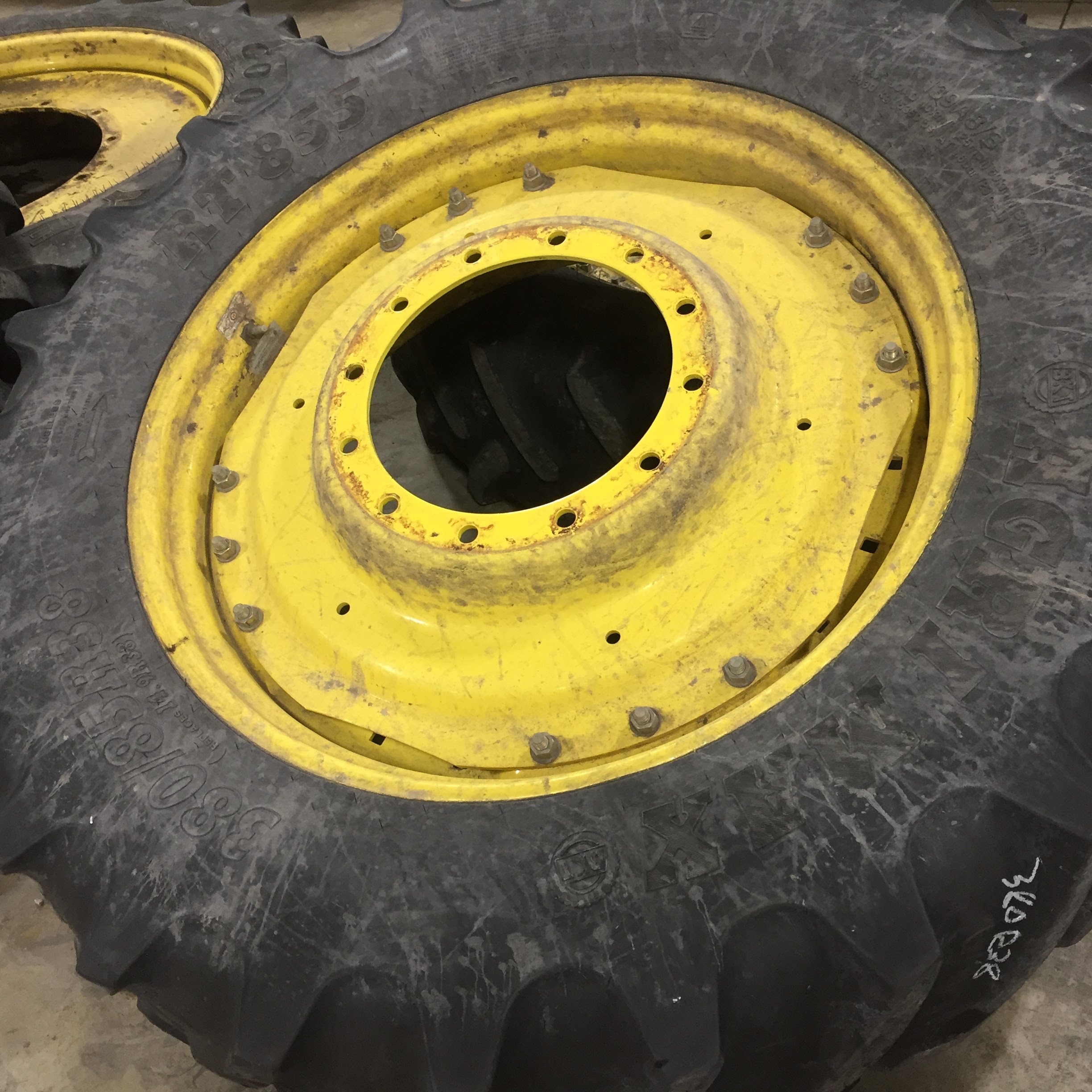 38''-54'' Waffle Wheel (Groups of 3 bolts) Rim Center WT005824CTR