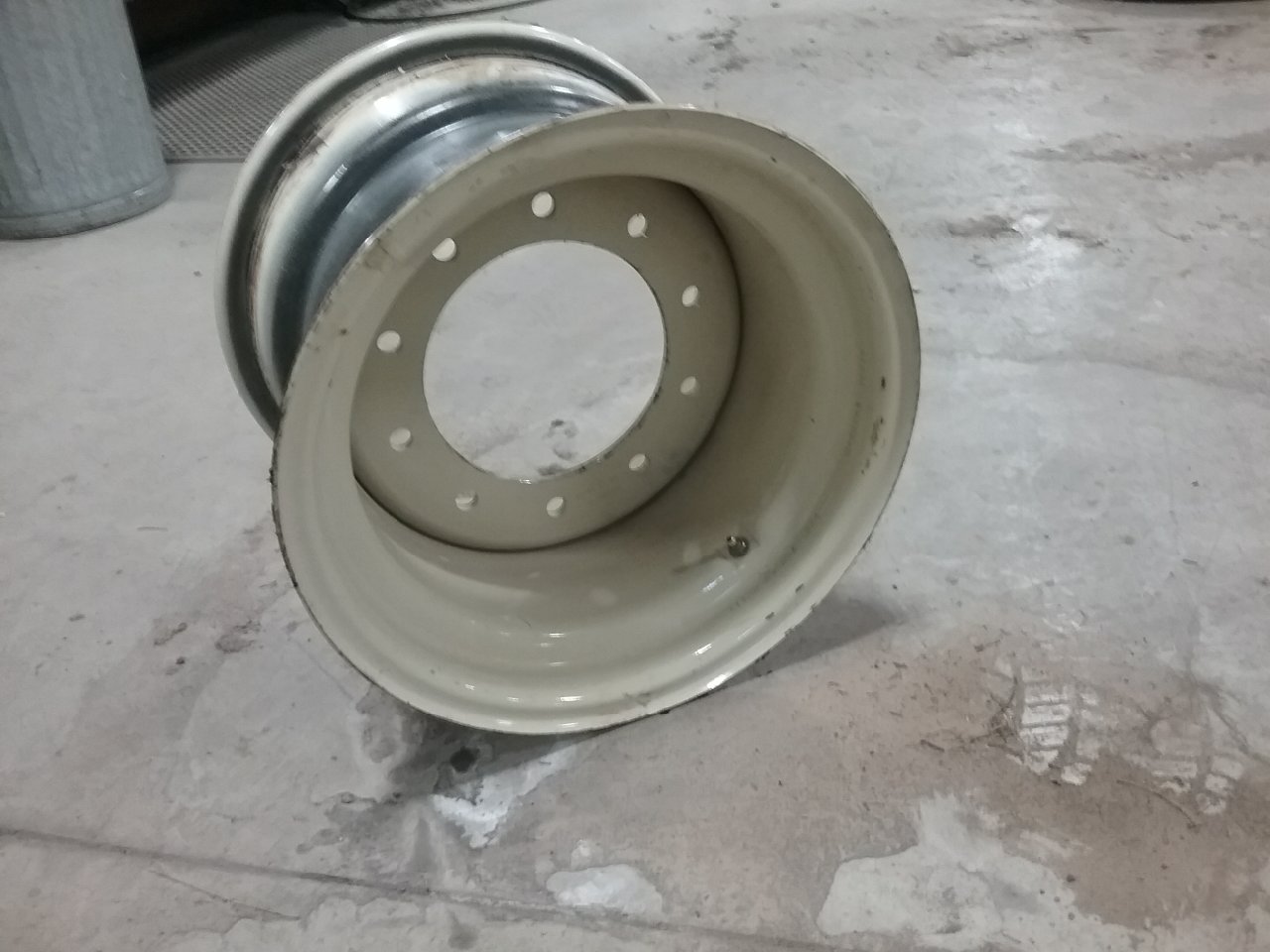 18''D x 14''W Implement Wheel 052097100CR(SIS)