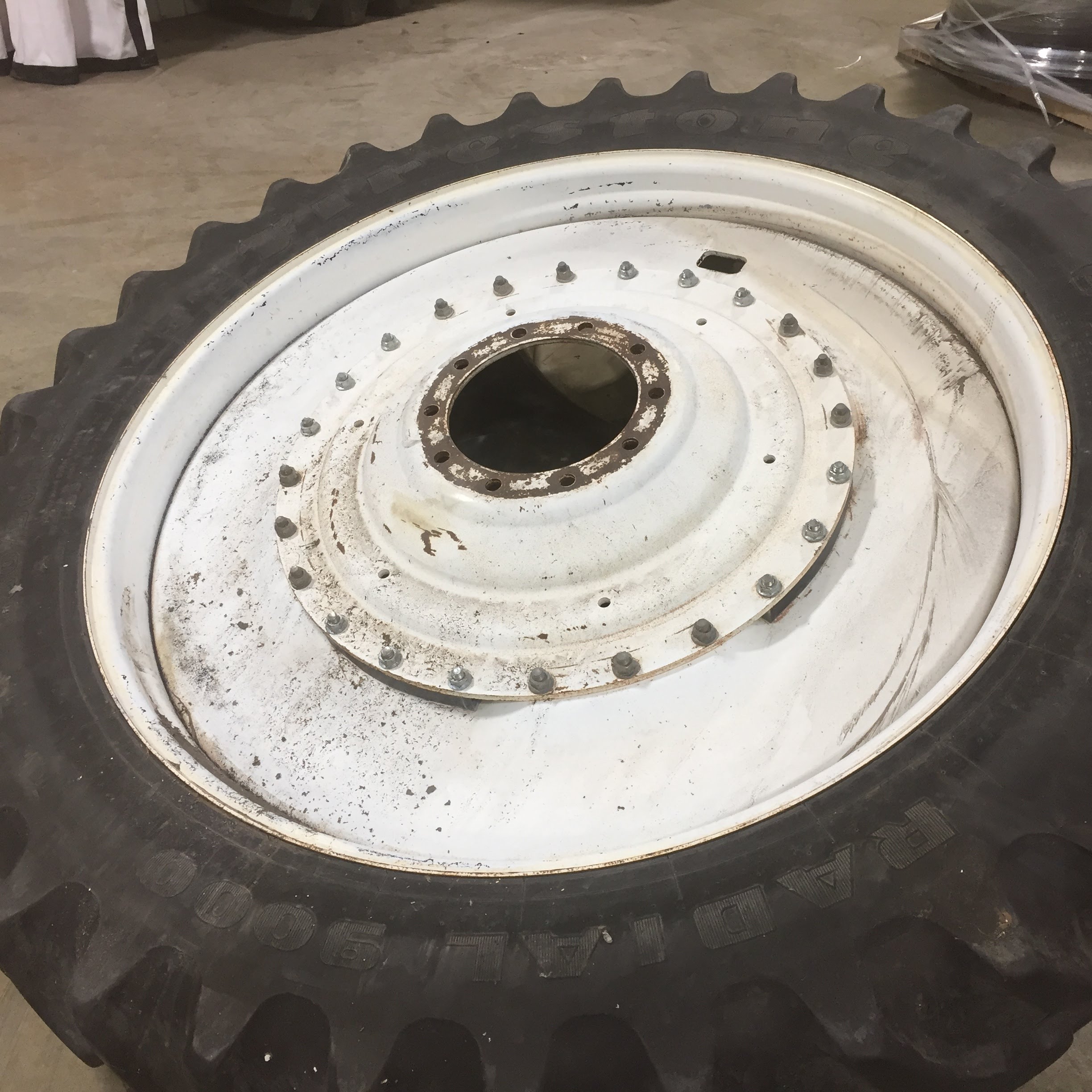 38''-54'' Waffle Wheel (Groups of 3 bolts) Rim Center WT005849CTR