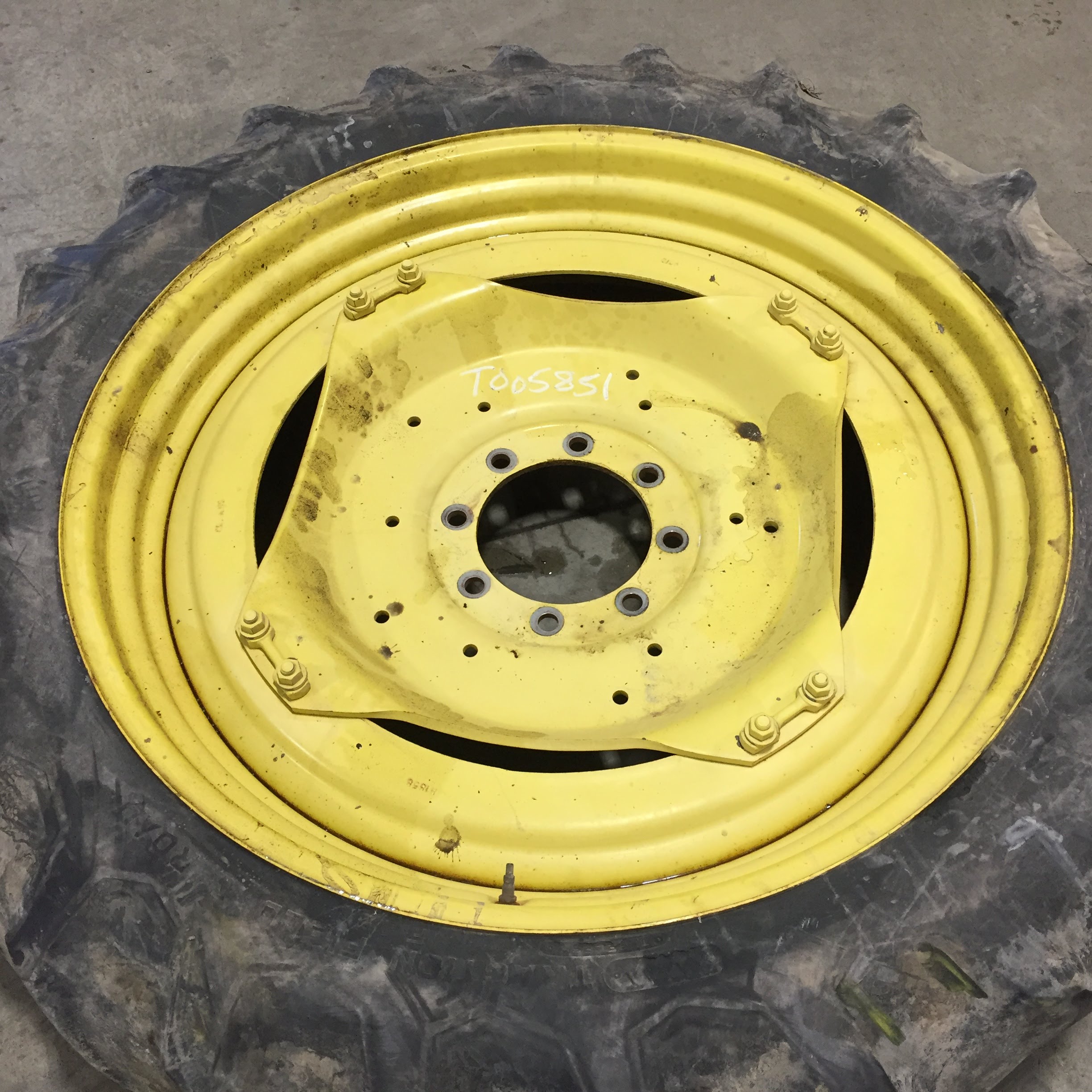 42''D x 10''W Stub Disc (groups of 2 bolts) Wheel T005851RIM