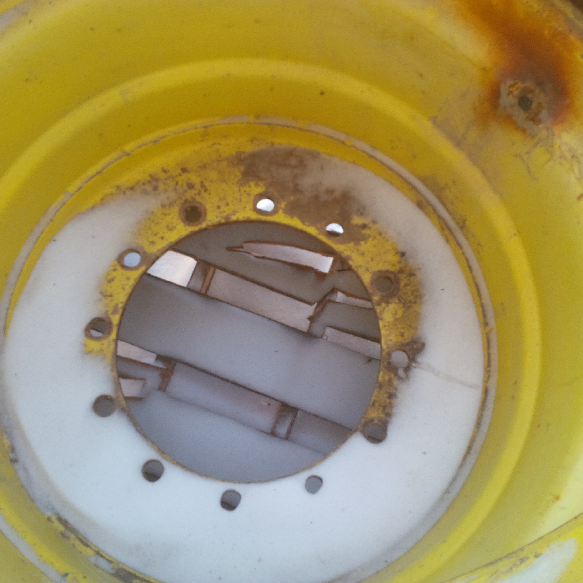 30.5''D x 20''W Formed Plate Wheel T002381-Z