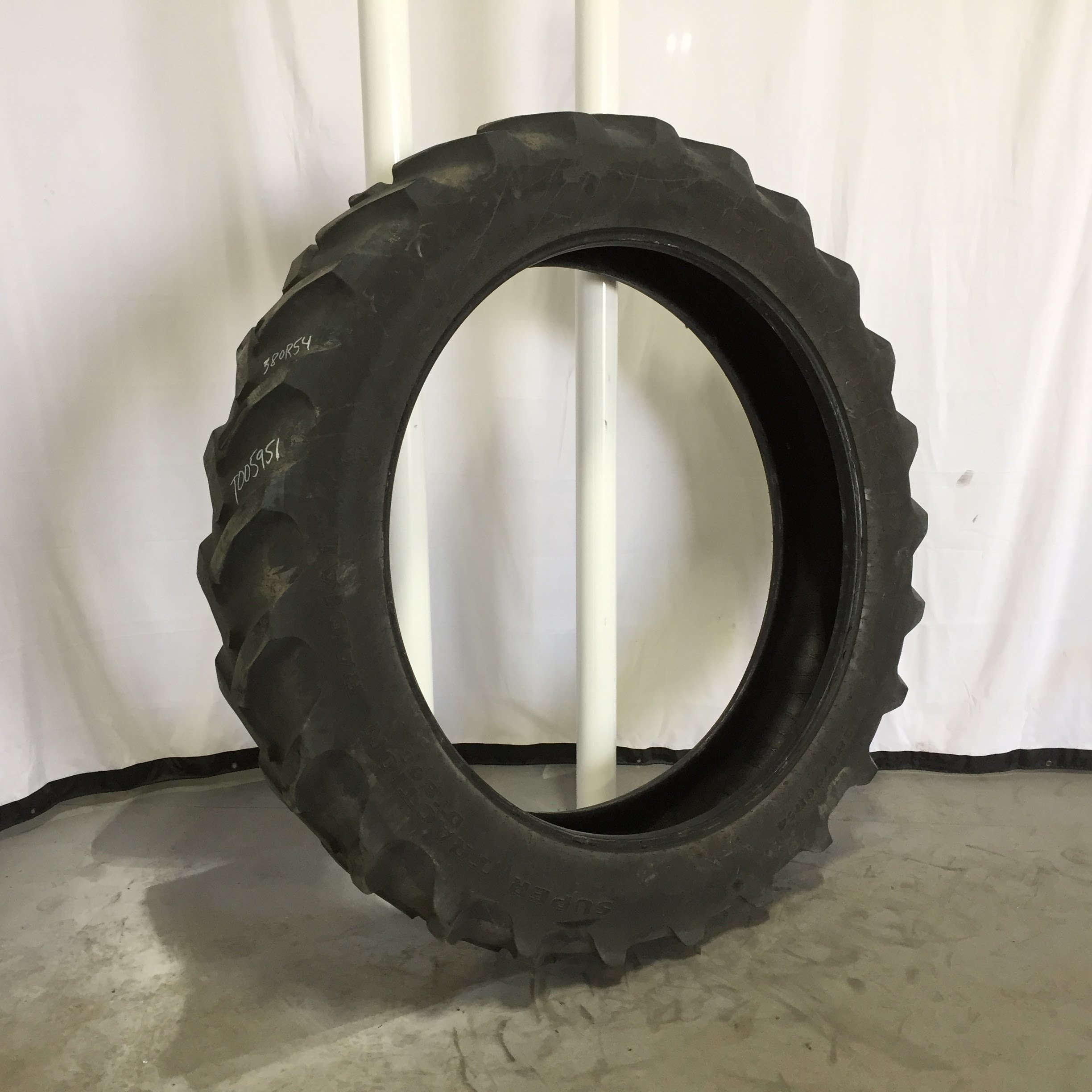 380/90R54 Goodyear Farm DT800 Super Traction R-1W Tire T005951