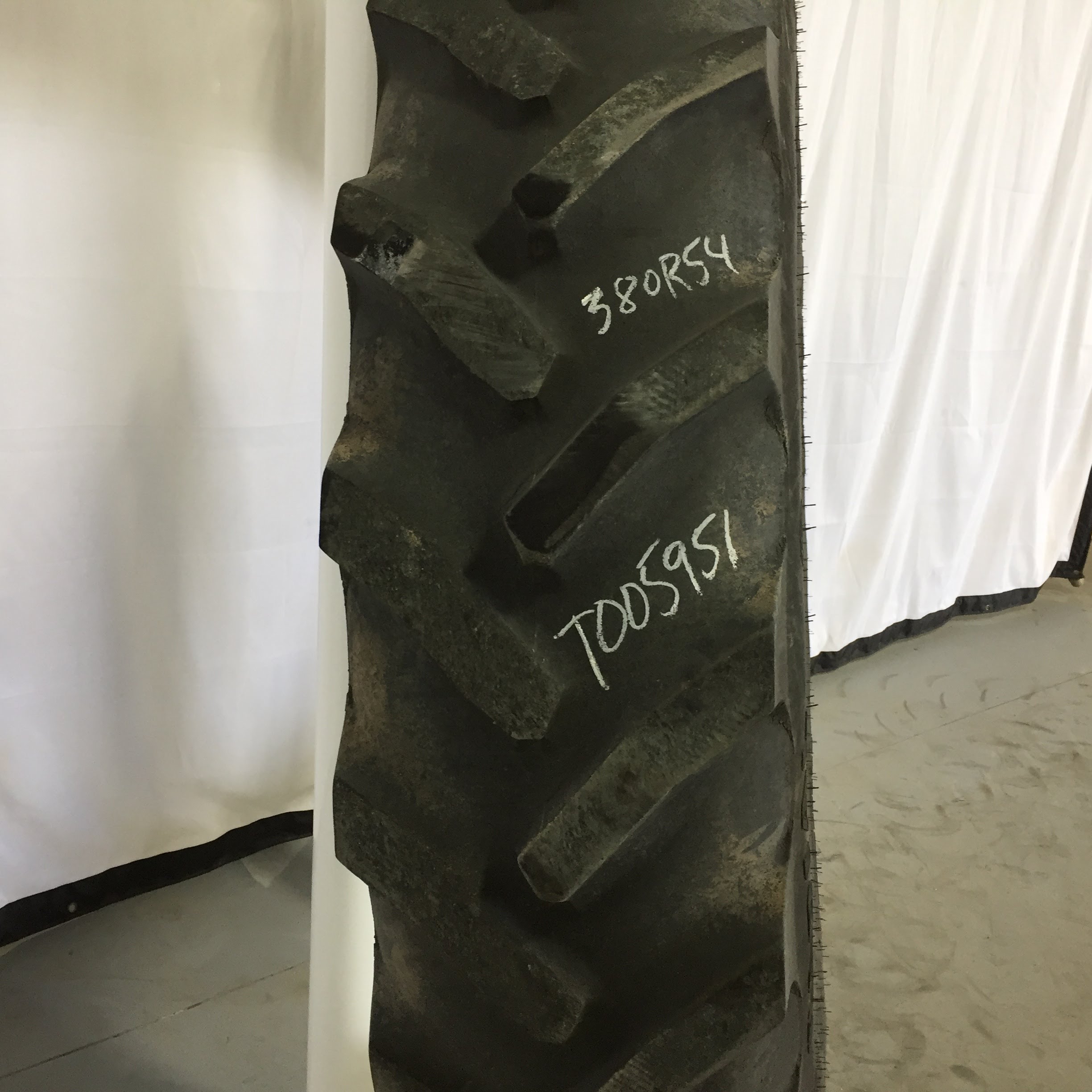 380/90R54 Goodyear Farm DT800 Super Traction R-1W Tire T005951