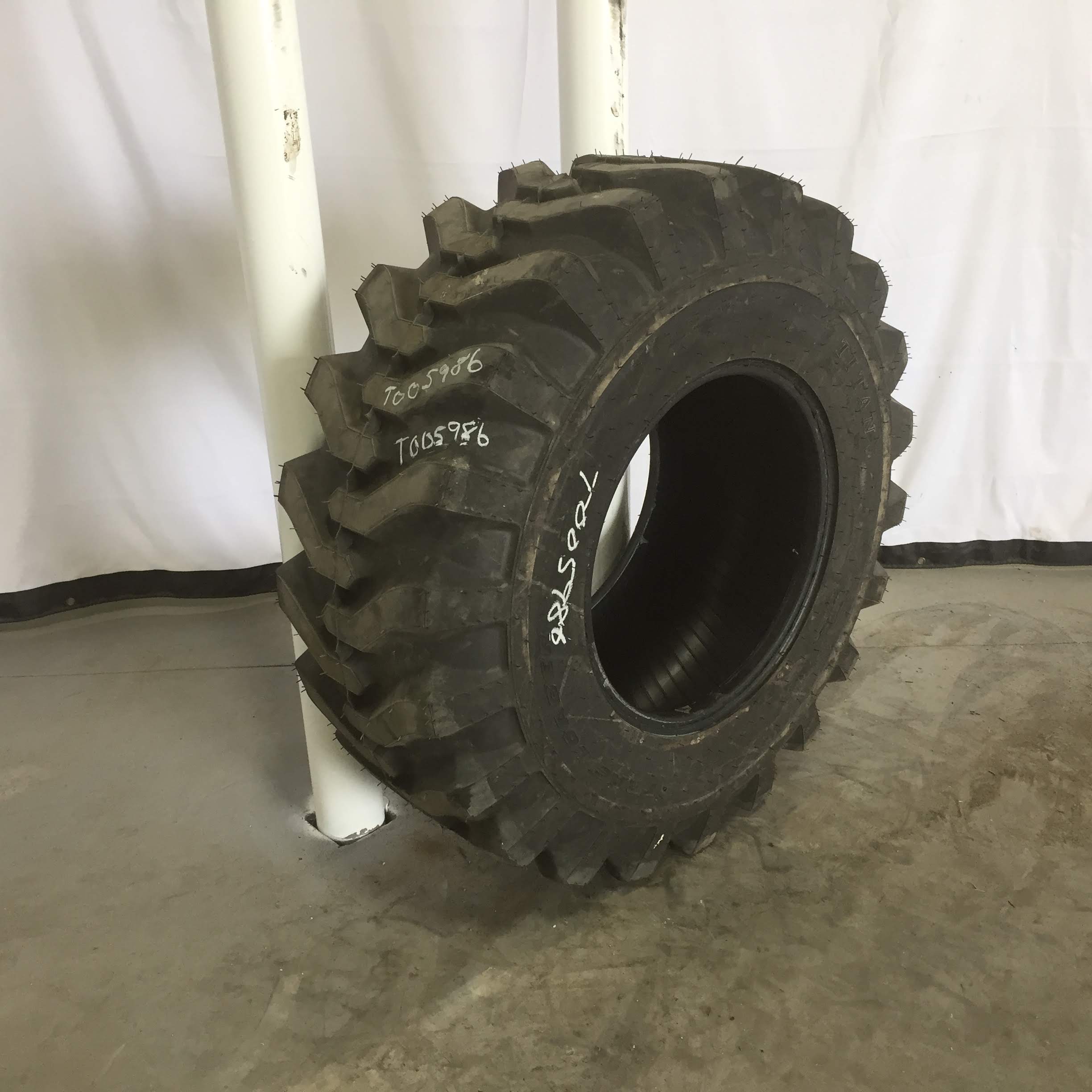 43/16.00-20 Titan Farm Trac Loader SS R-4 Tire T005986
