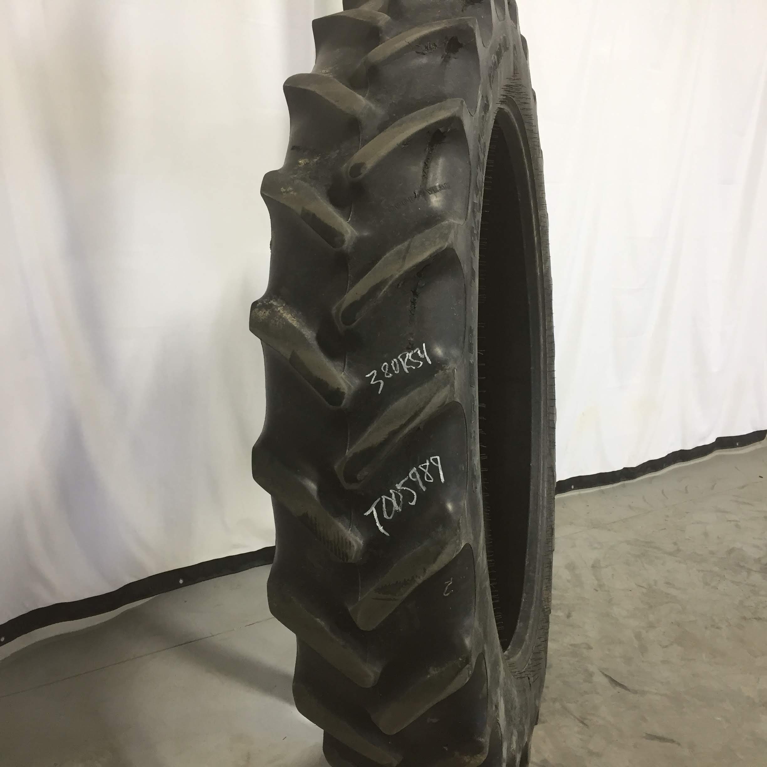 380/90R54 Goodyear Farm DT800 Super Traction R-1W Tire T005989